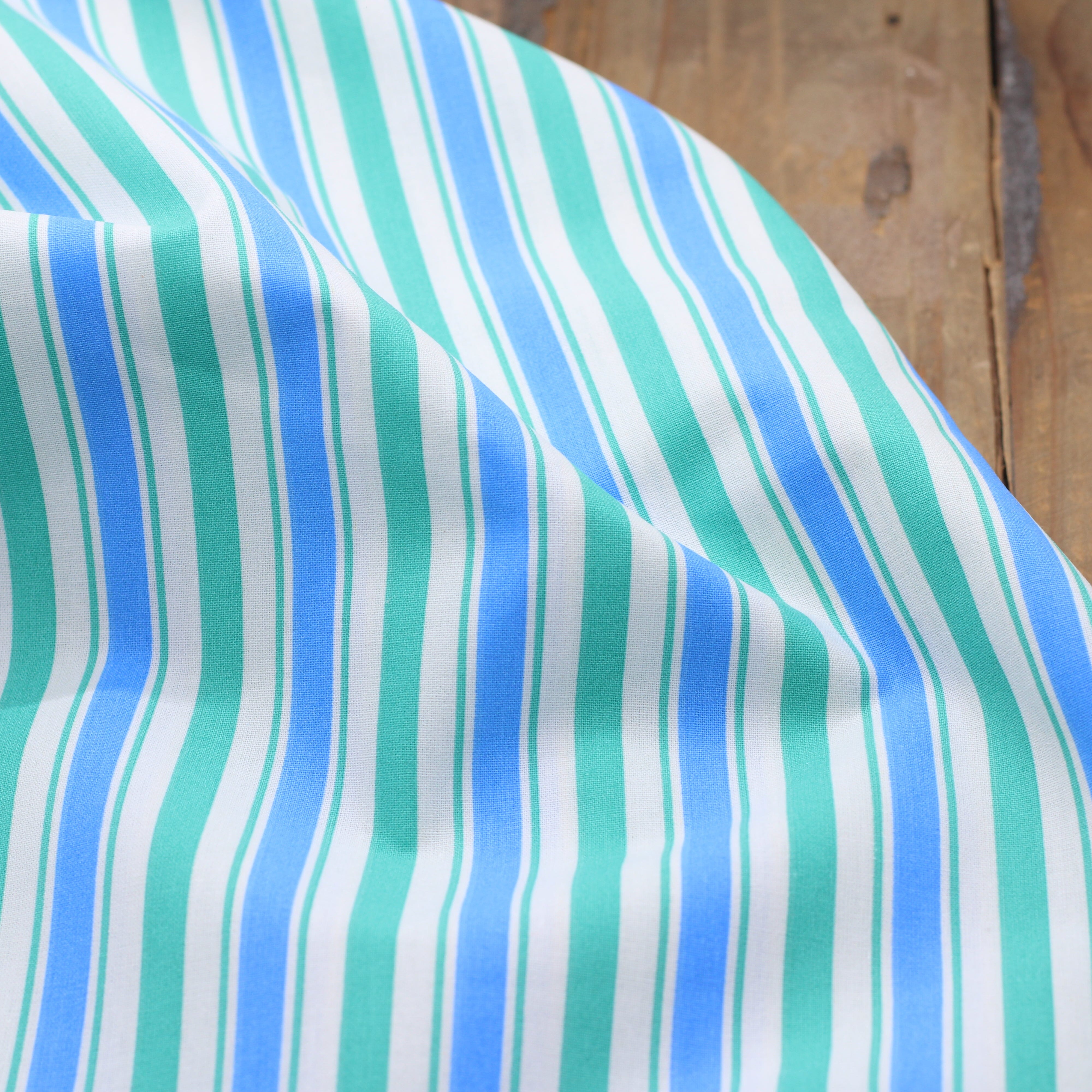 Tissu popeline de coton - LYDIA - Vert (vendu x10cm) Tissus DOMOTEX | Gaspard et Léonie Tissus en ligne et Mercerie à Toulouse