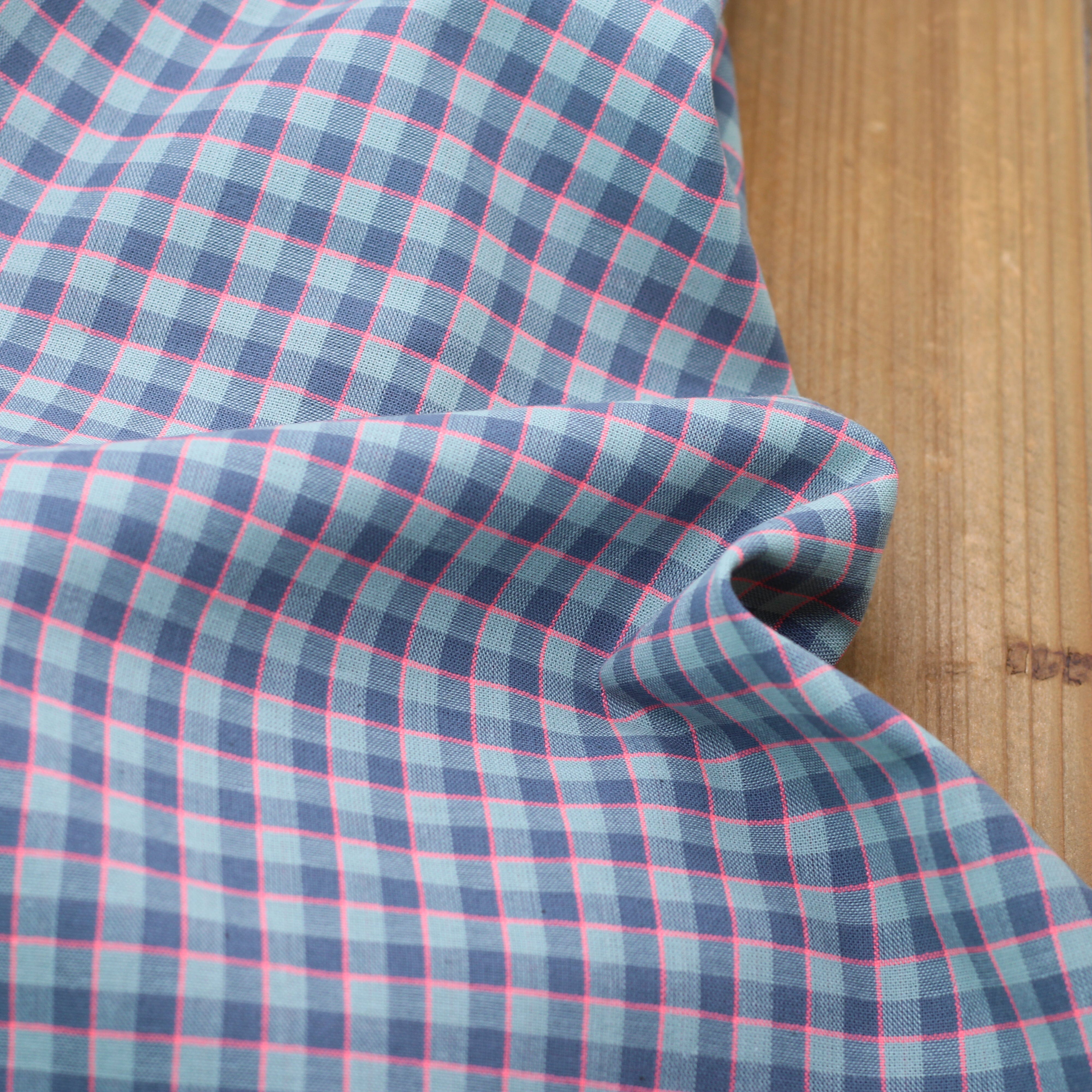 Tissu popeline de coton VICHY Fils fluo rose - Gris bleuté (Vendu x10cm) Tissus Sélection Gaspard & Léonie | Gaspard et Léonie Tissus en ligne et Mercerie à Toulouse
