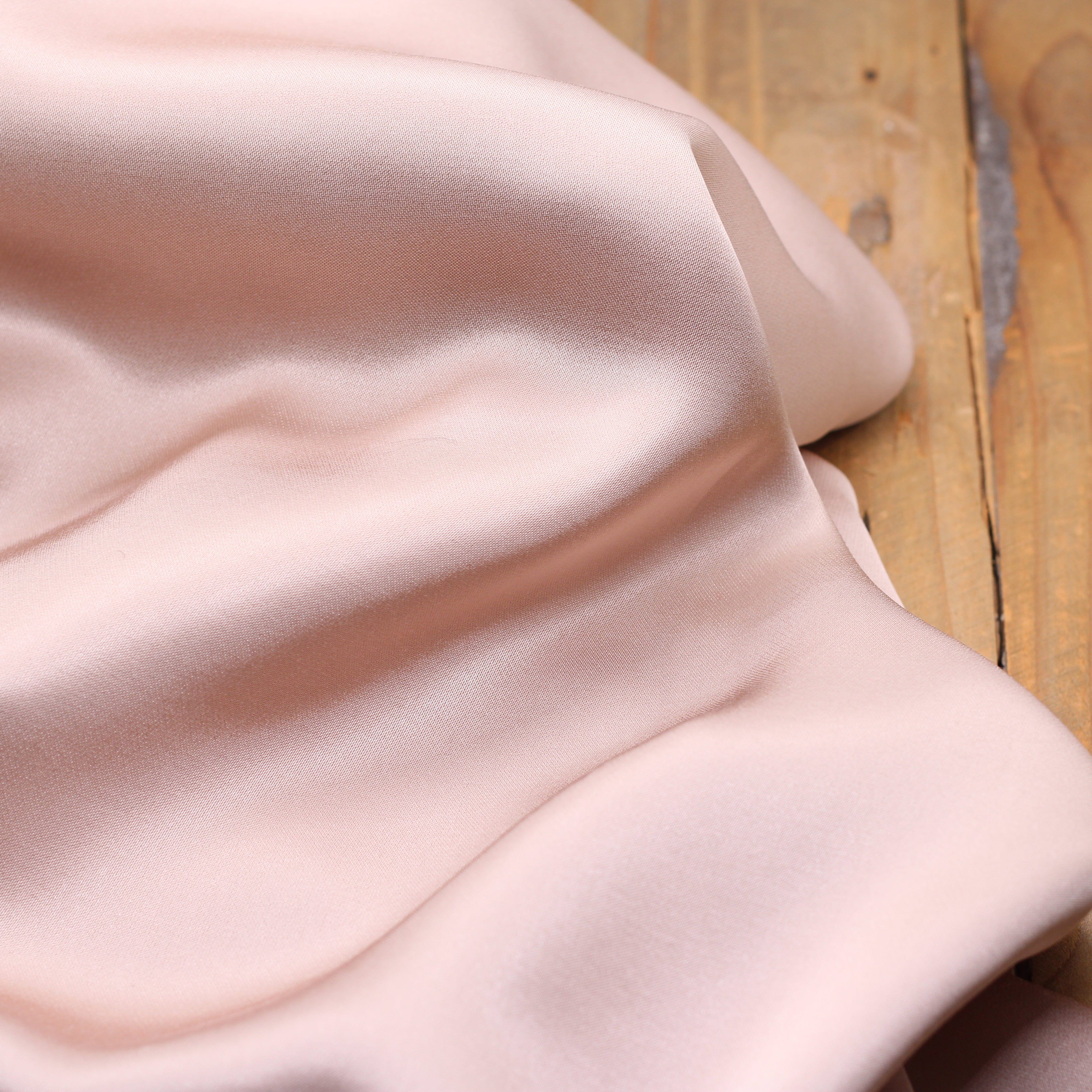 Tissu satin de viscose - Champagne (Vendu x10cm) Tissus Sélection Gaspard & Léonie | Gaspard et Léonie Tissus en ligne et Mercerie à Toulouse