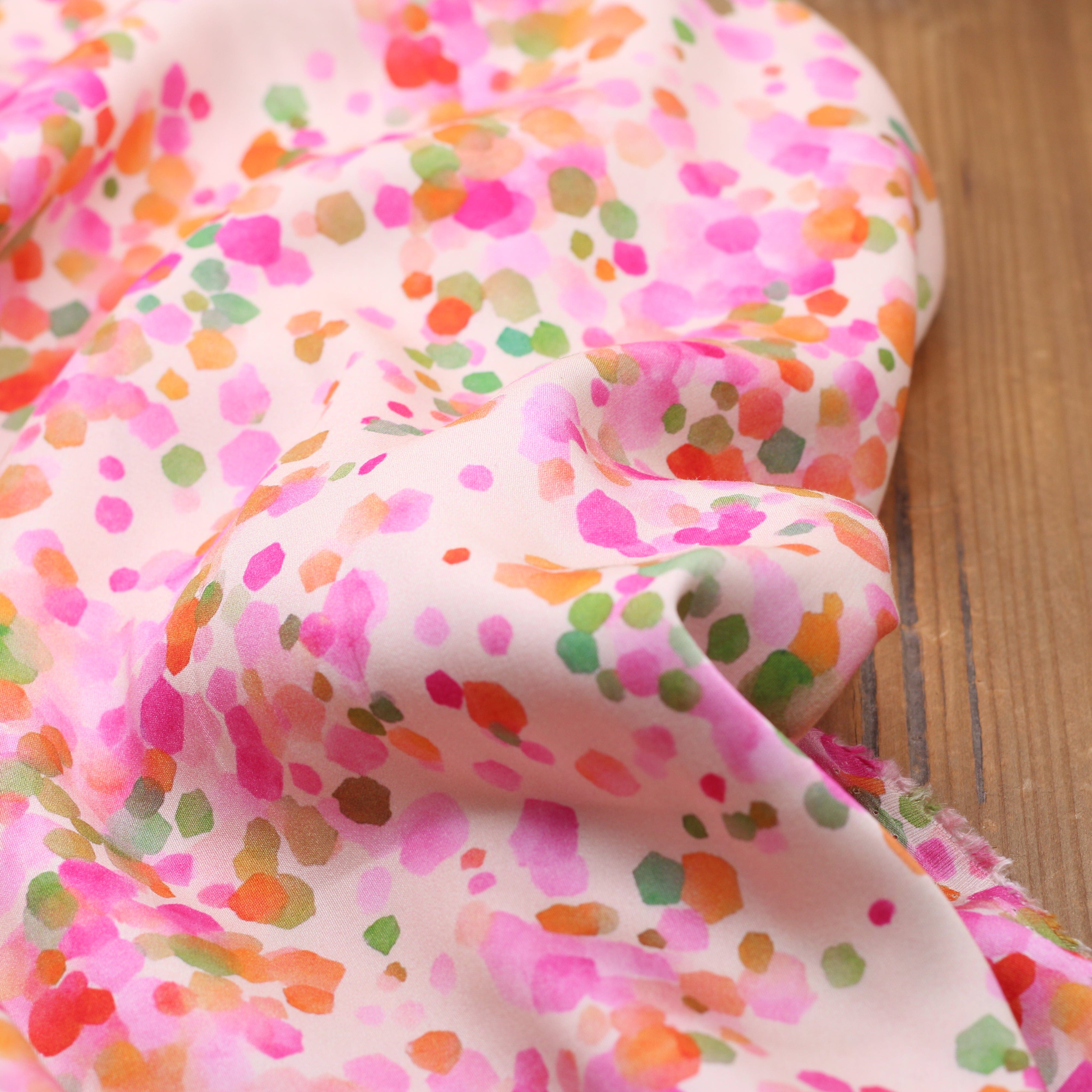 Tissu Satin de Viscose Fleurie - CONFETTIS - Ecru (vendu x10cm) Tissus Sélection Gaspard & Léonie | Gaspard et Léonie Tissus en ligne et Mercerie à Toulouse