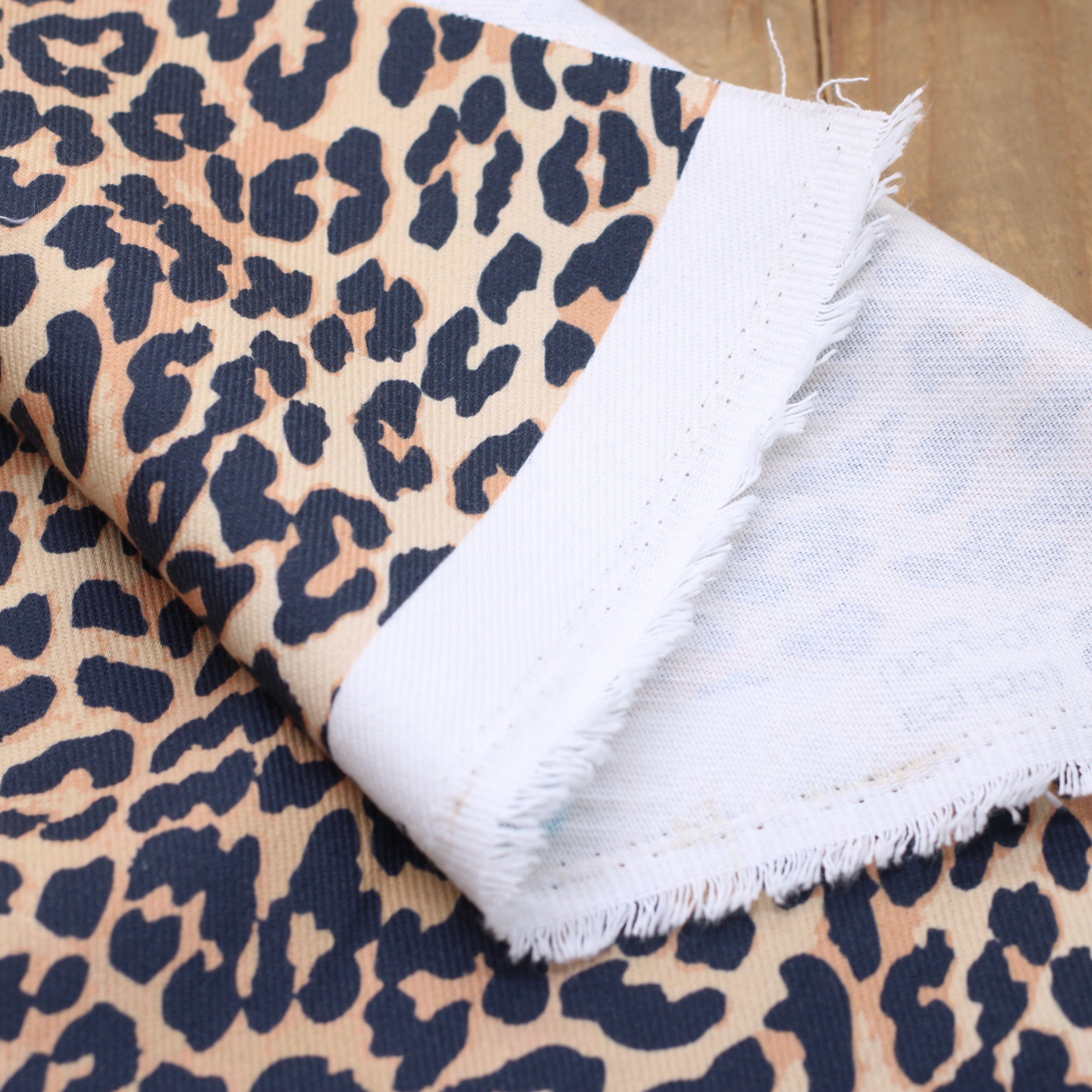 Tissu Twill de coton LEOPARD (Vendu par 10cm) Tissus Sélection Gaspard & Léonie | Gaspard et Léonie Tissus en ligne et Mercerie à Toulouse