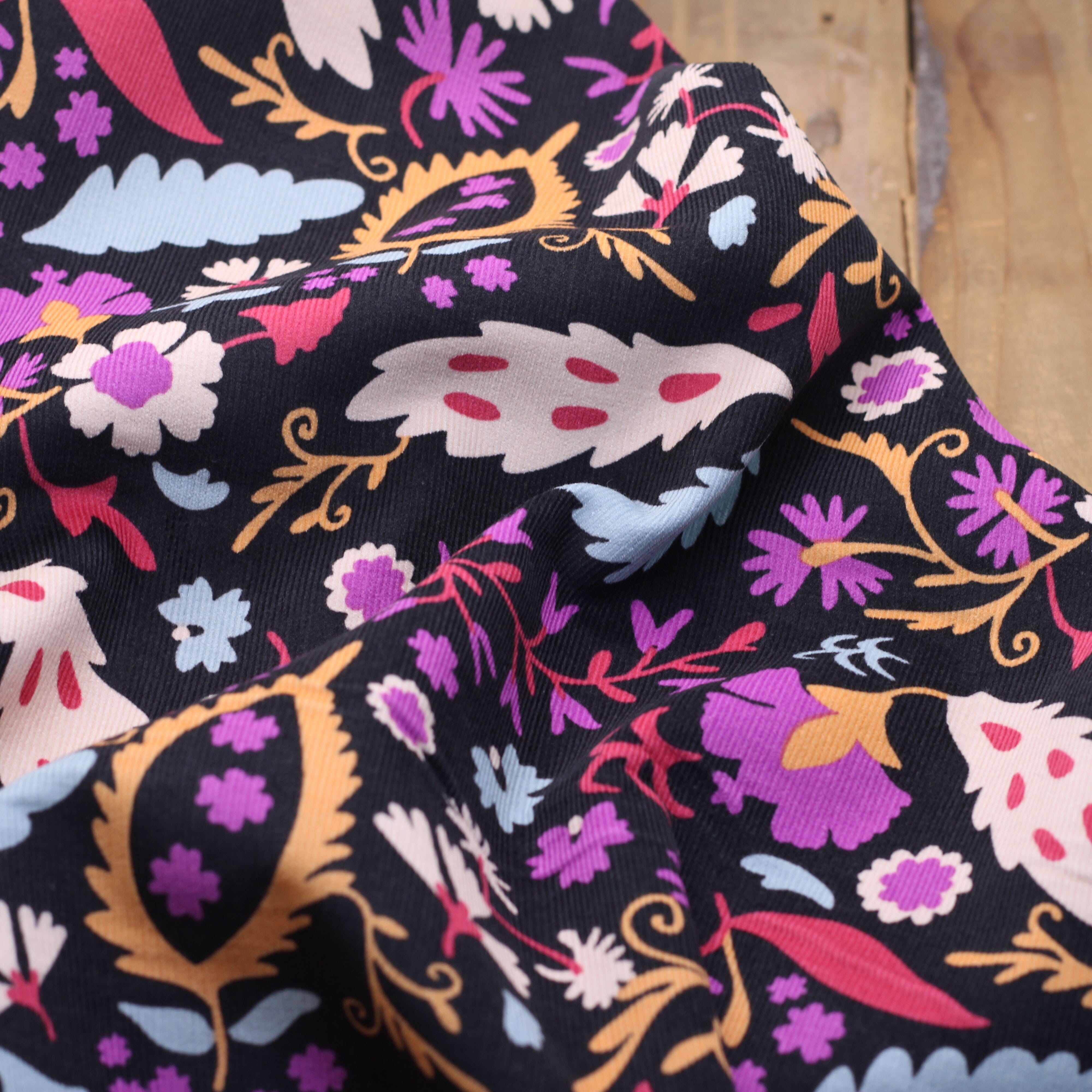 Tissu Velours milleraies - ALIO - Violet/Noir (vendu x10cm) Tissus DOMOTEX | Gaspard et Léonie Tissus en ligne et Mercerie à Toulouse