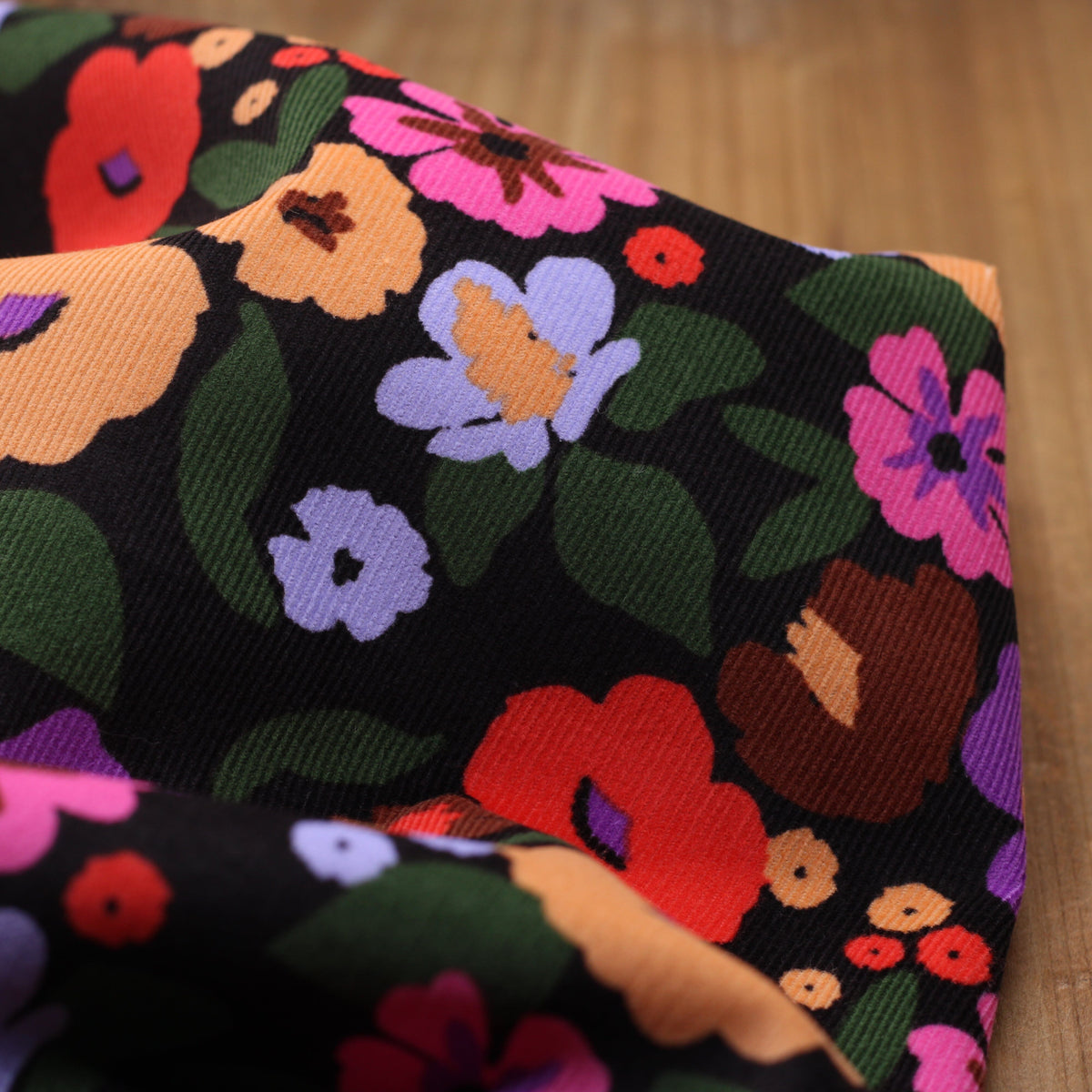 Tissu Velours milleraies - JANOU - Noir (vendu x10cm) Tissus DOMOTEX | Gaspard et Léonie Tissus en ligne et Mercerie à Toulouse