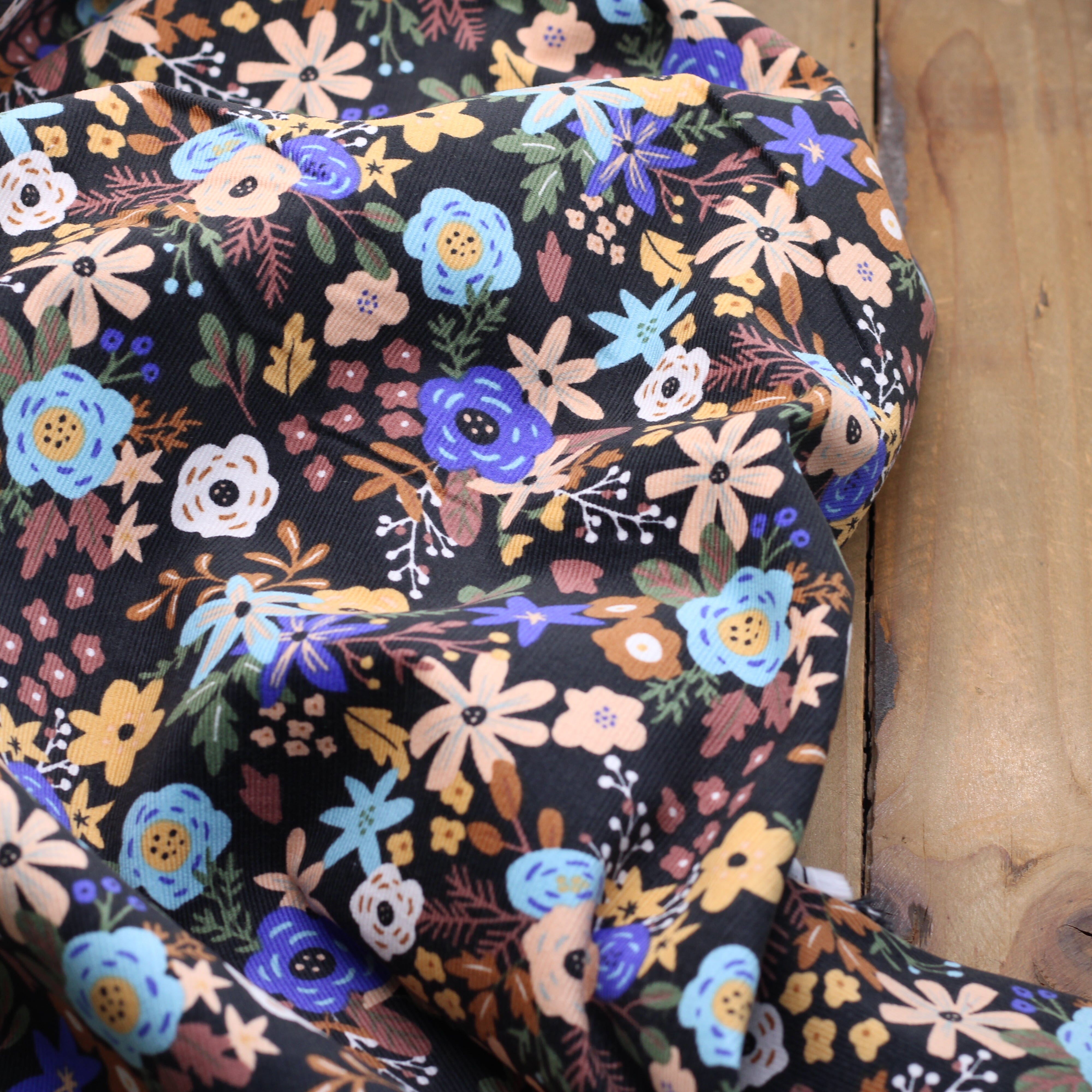 Tissu Velours milleraies - OLGA - Noir (vendu x10cm) Tissus DOMOTEX | Gaspard et Léonie Tissus en ligne et Mercerie à Toulouse