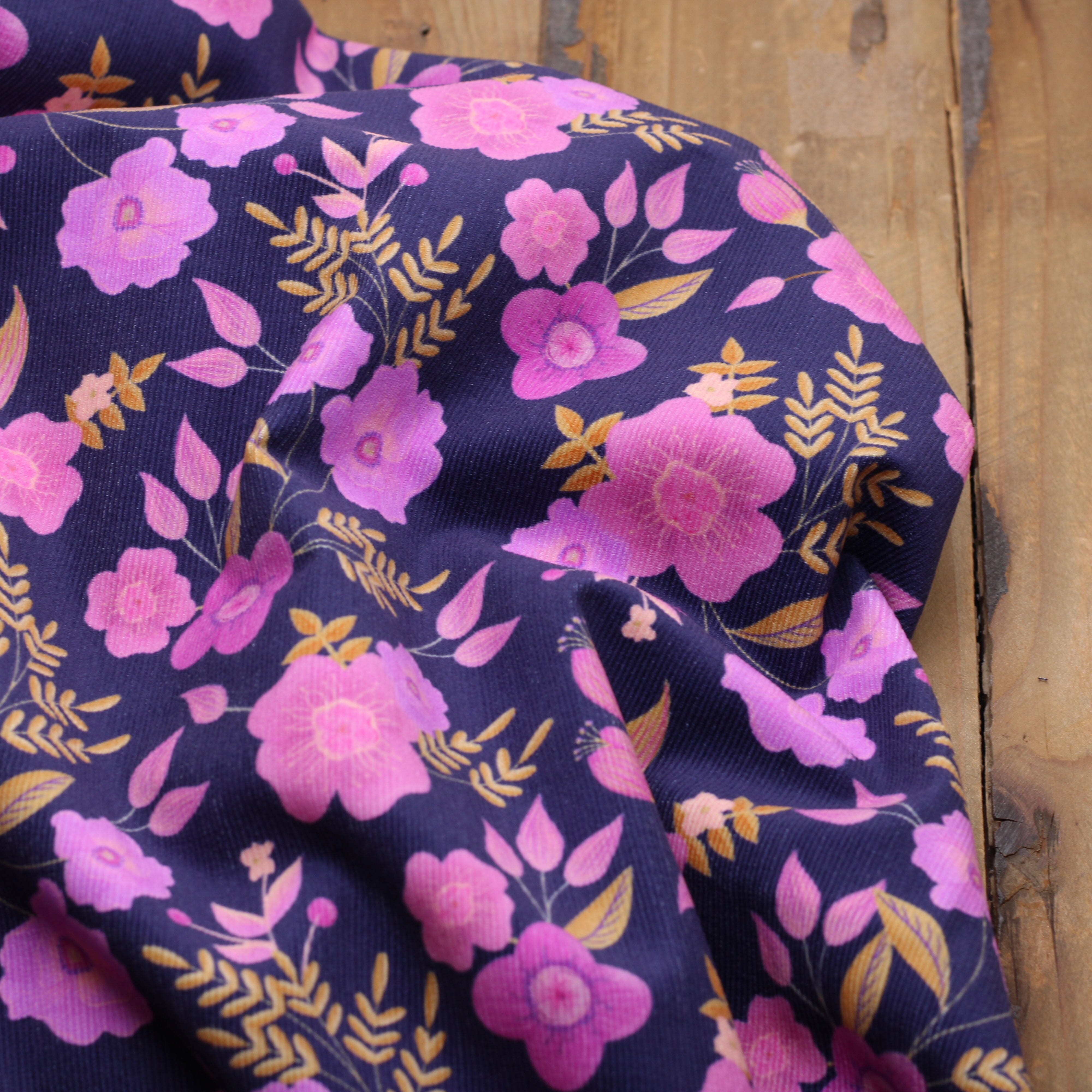 Tissu Velours milleraies - VIOLET FLOWERS - Bleu Marine - POPPY DESIGNED FOR YOU (vendu x10cm) Tissus POPPY Designed For You | Gaspard et Léonie Tissus en ligne et Mercerie à Toulouse