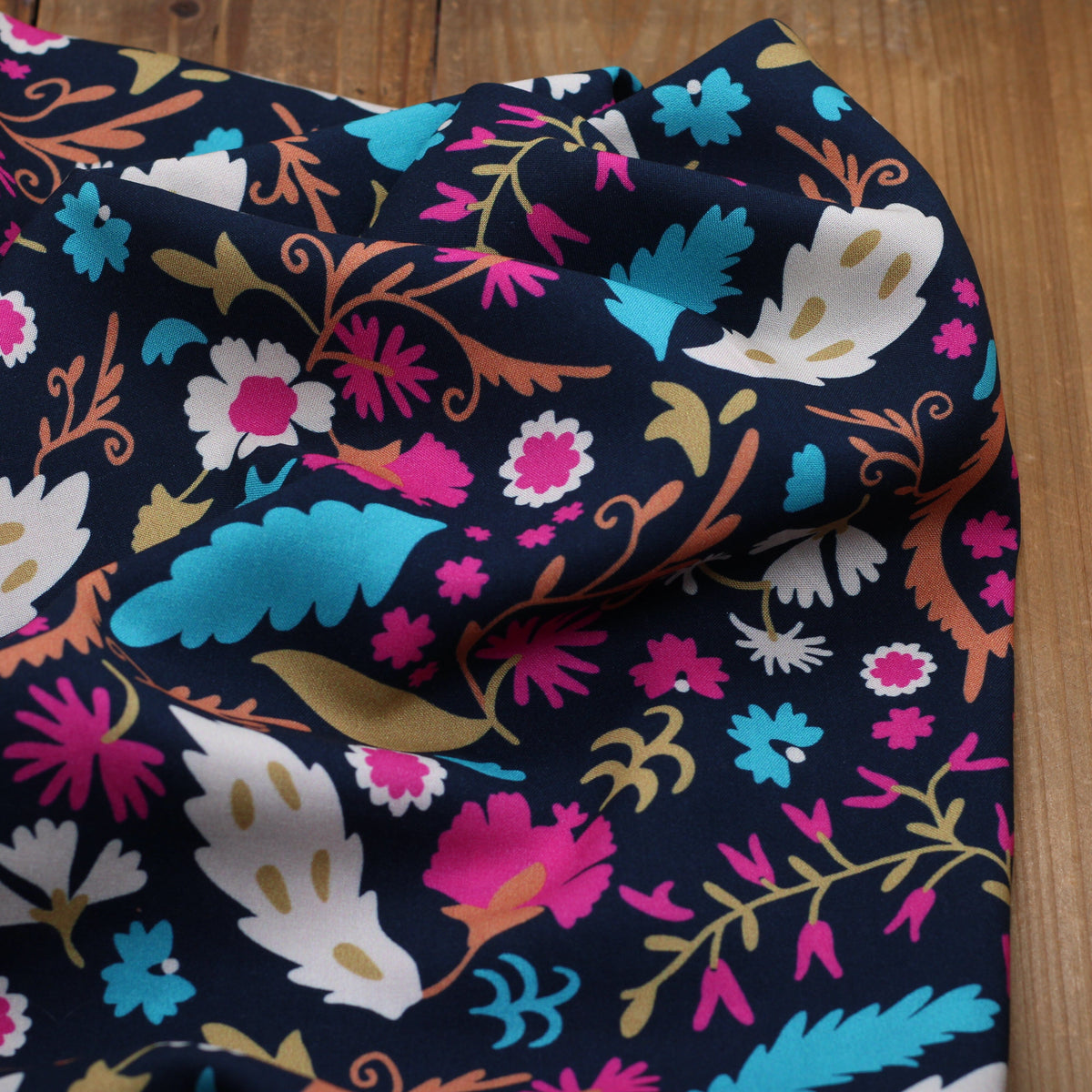 Tissu Viscose - ALIO - Noir (Vendu par 10cm) Tissus DOMOTEX | Gaspard et Léonie Tissus en ligne et Mercerie à Toulouse