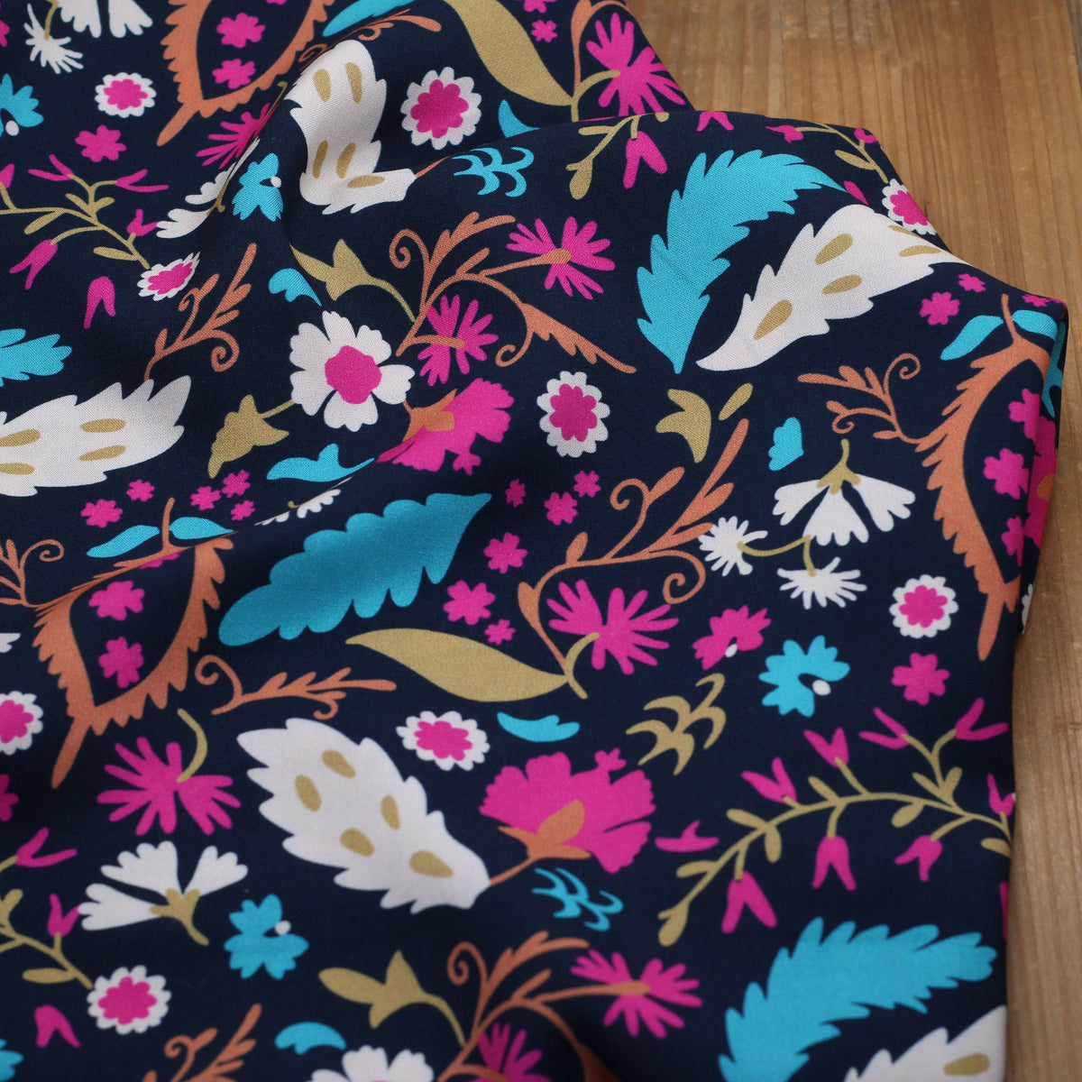 Tissu Viscose - ALIO - Noir (Vendu par 10cm) Tissus DOMOTEX | Gaspard et Léonie Tissus en ligne et Mercerie à Toulouse
