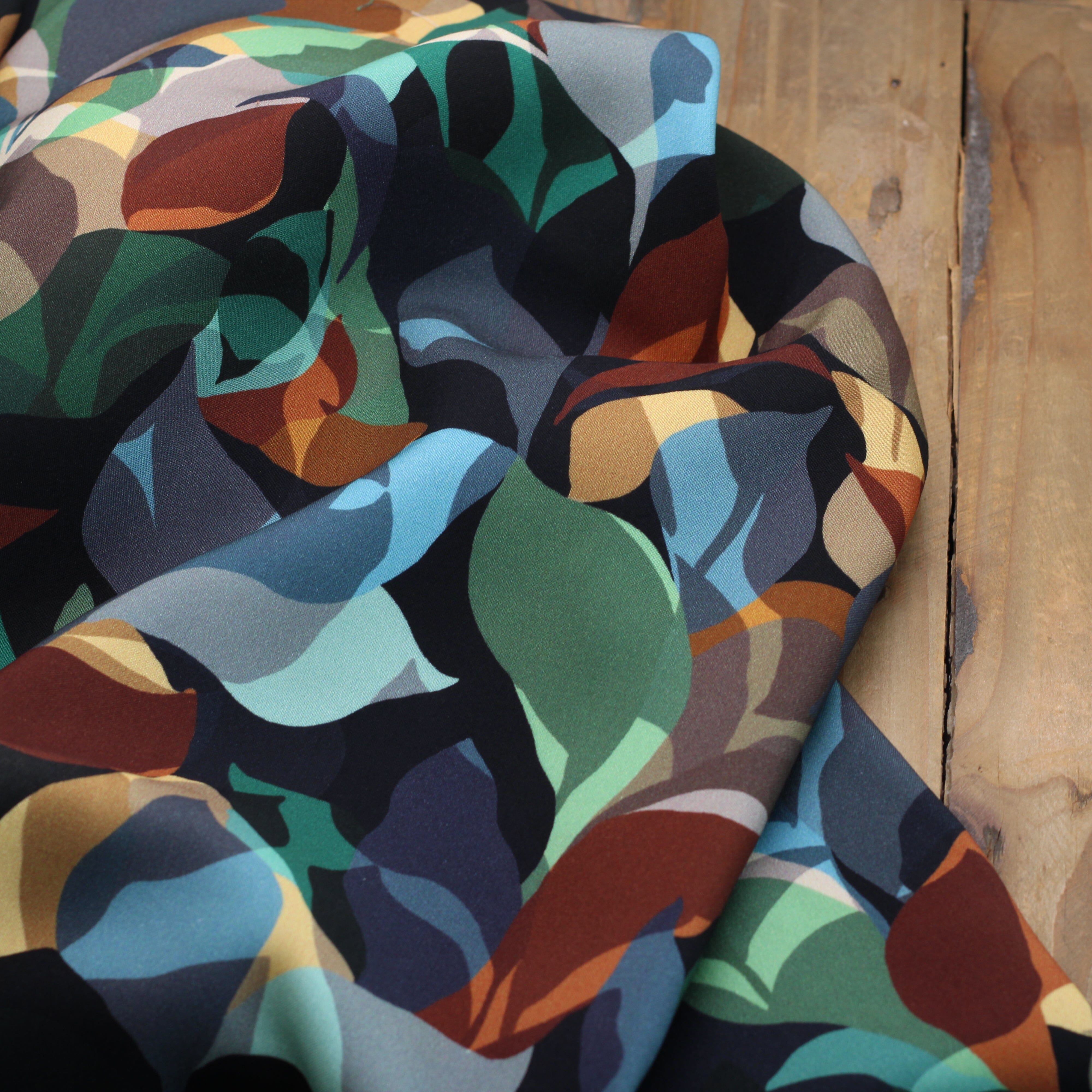 Tissu Viscose - ANTHEA- Noir/vert (Vendu par 10cm) Tissus Sélection Gaspard & Léonie | Gaspard et Léonie Tissus en ligne et Mercerie à Toulouse