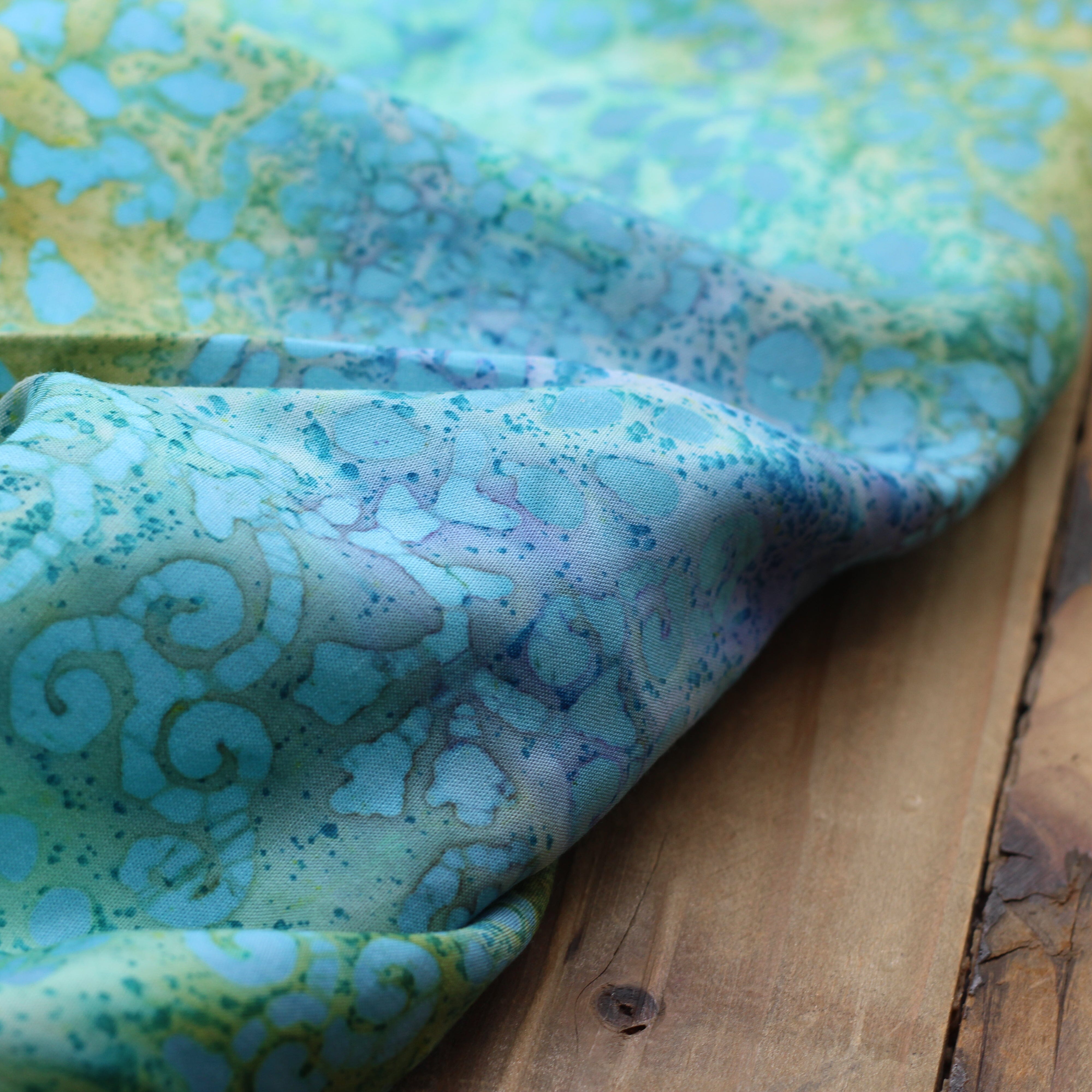Tissu Viscose Batik #12 - Turquoise (Vendu x10cm) Tissus Sélection Gaspard & Léonie | Gaspard et Léonie Tissus en ligne et Mercerie à Toulouse