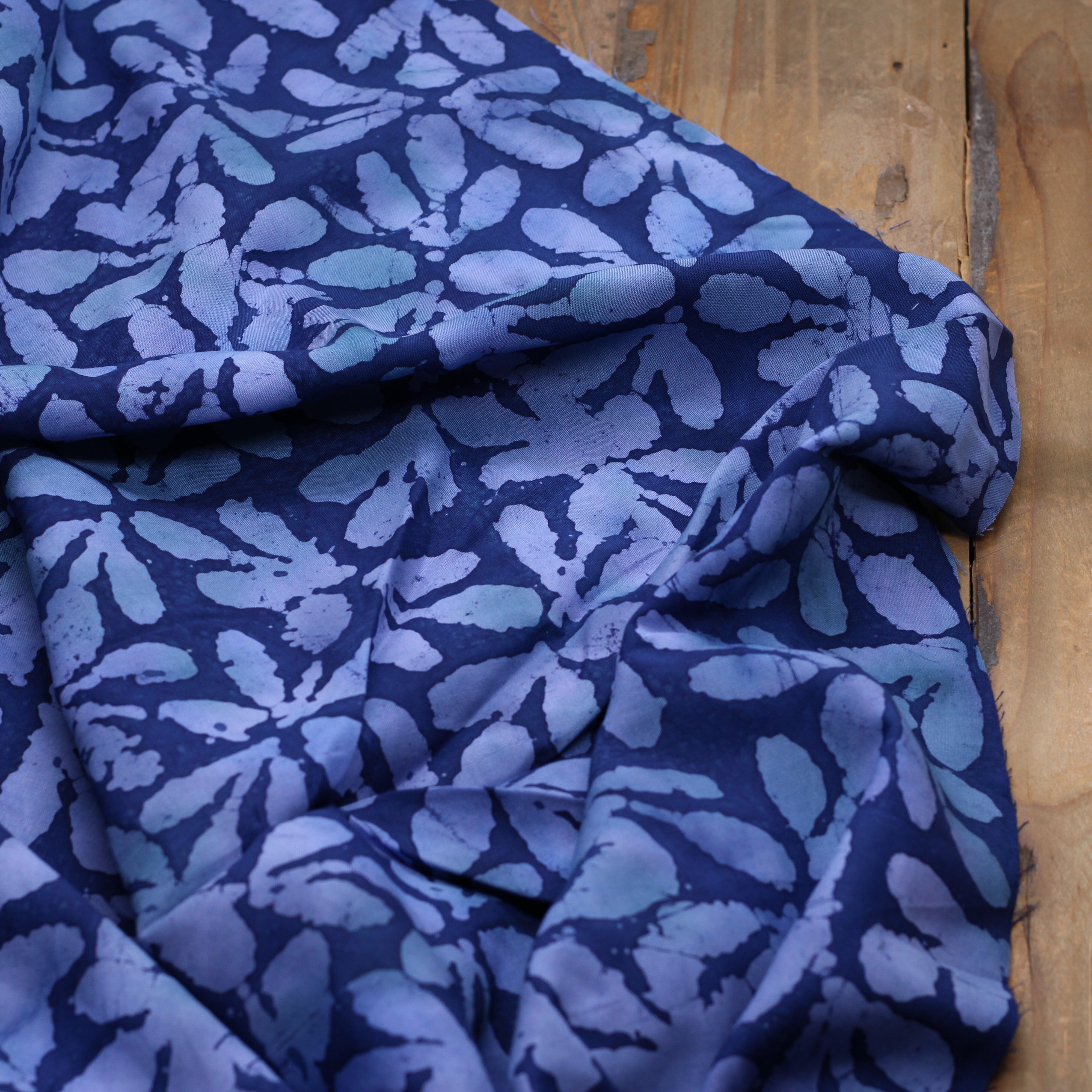 Tissu Viscose Batik #13 - Marine (Vendu x10cm) Tissus Sélection Gaspard & Léonie | Gaspard et Léonie Tissus en ligne et Mercerie à Toulouse