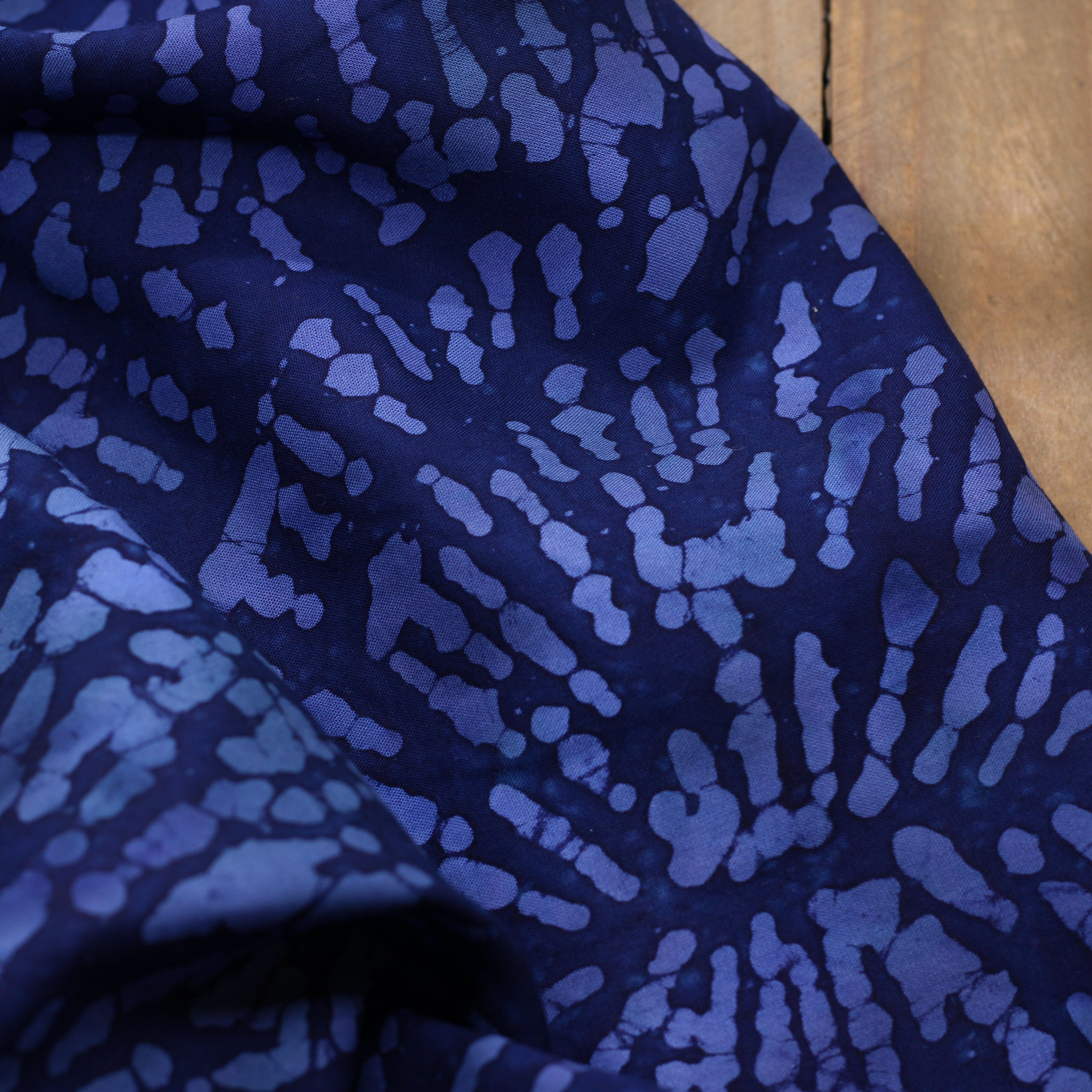 Tissu Viscose Batik #14 - Marine (Vendu x10cm) Tissus Sélection Gaspard & Léonie | Gaspard et Léonie Tissus en ligne et Mercerie à Toulouse