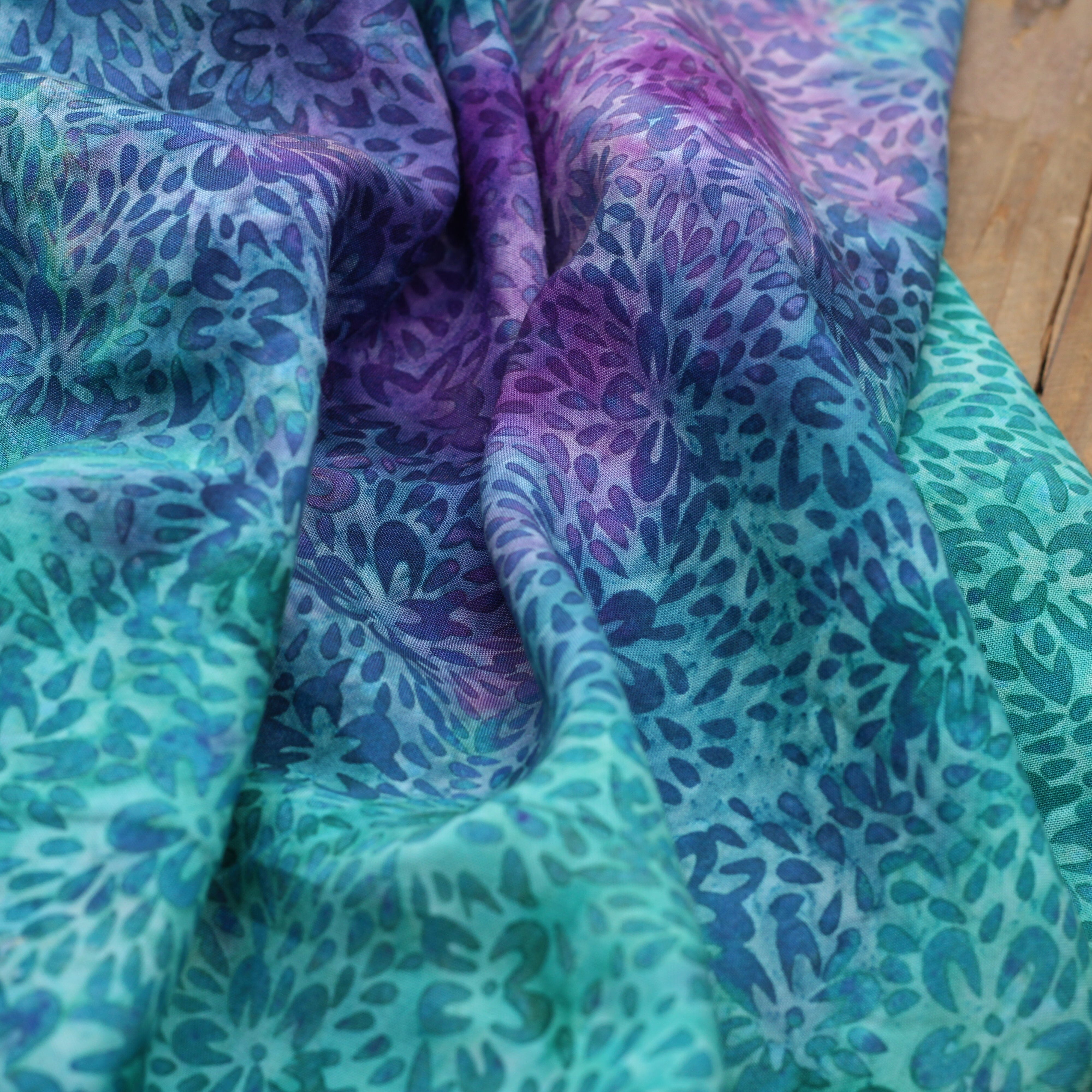 Tissu Viscose Batik #15 - Turquoise (Vendu x10cm) Tissus Sélection Gaspard & Léonie | Gaspard et Léonie Tissus en ligne et Mercerie à Toulouse