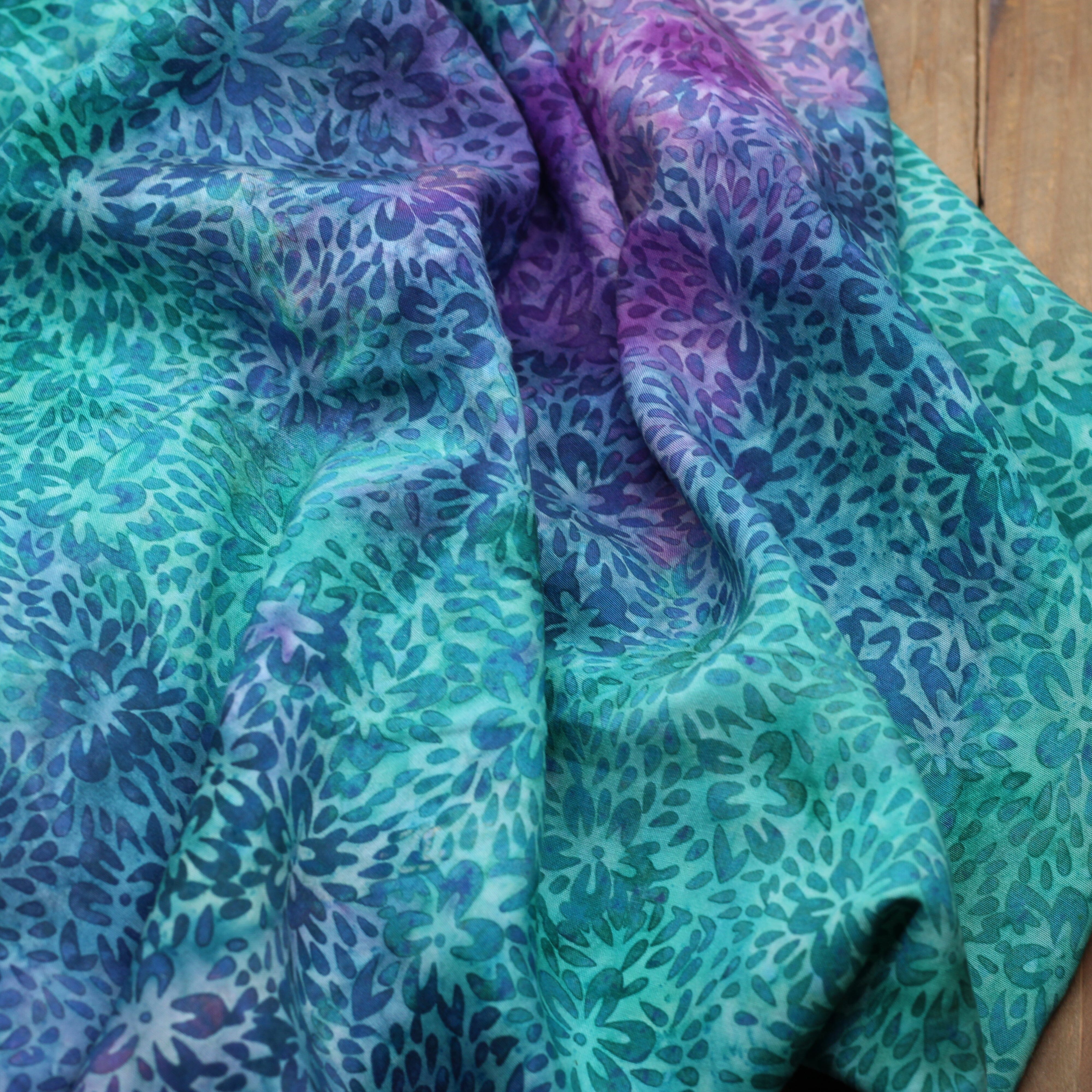 Tissu Viscose Batik #15 - Turquoise (Vendu x10cm) Tissus Sélection Gaspard & Léonie | Gaspard et Léonie Tissus en ligne et Mercerie à Toulouse