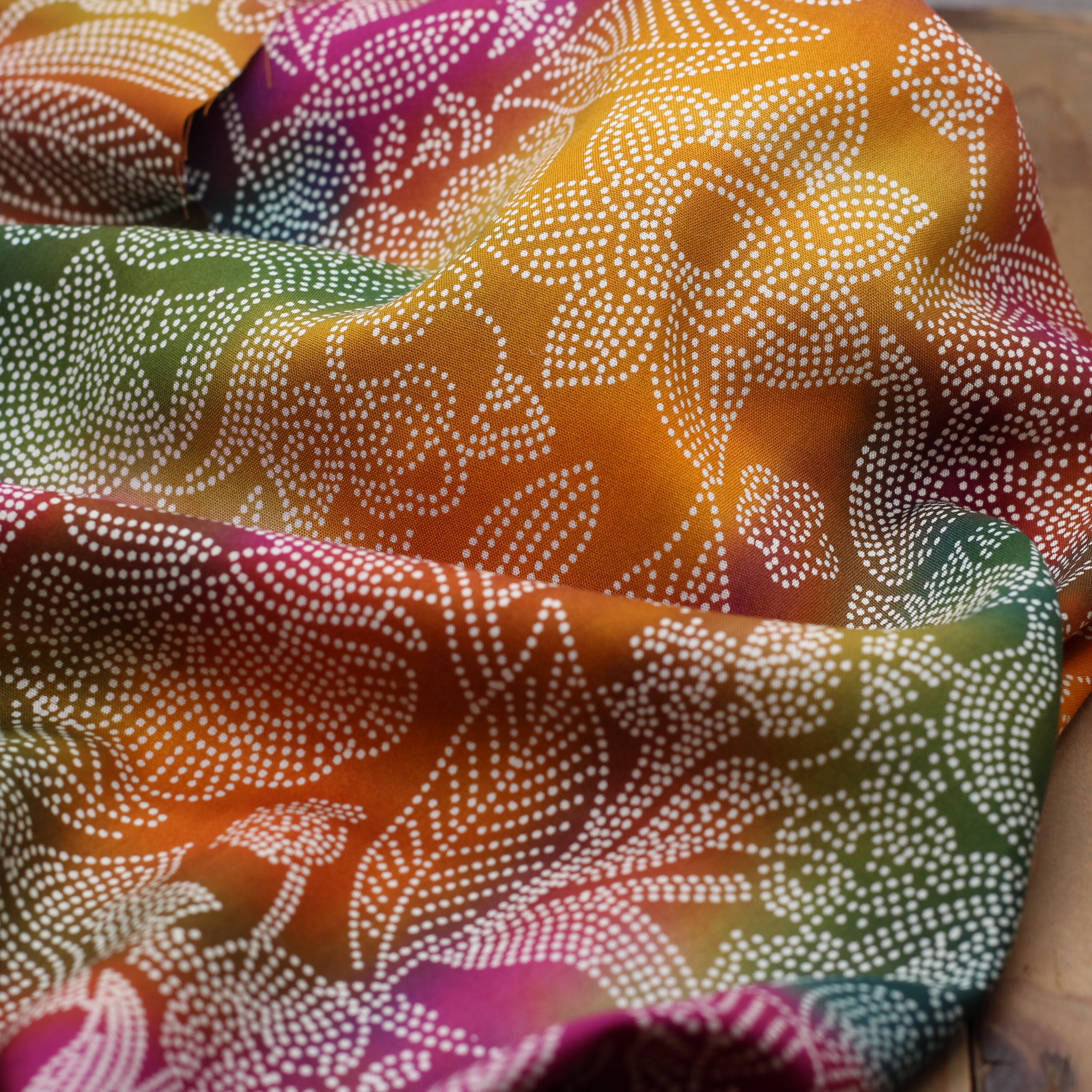 Tissu Viscose Batik #9 -FLOWERS (Vendu x10cm) Tissus Sélection Gaspard & Léonie | Gaspard et Léonie Tissus en ligne et Mercerie à Toulouse