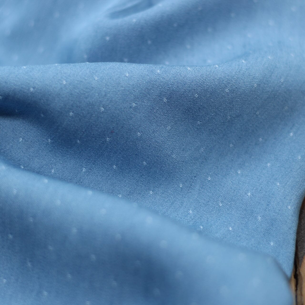 Tissu Viscose Chambray Plumetis - Denim Bleu clair (Vendu x10cm) Tissus L'atelier de Gaspard et Léonie | Gaspard et Léonie Tissus en ligne et Mercerie à Toulouse