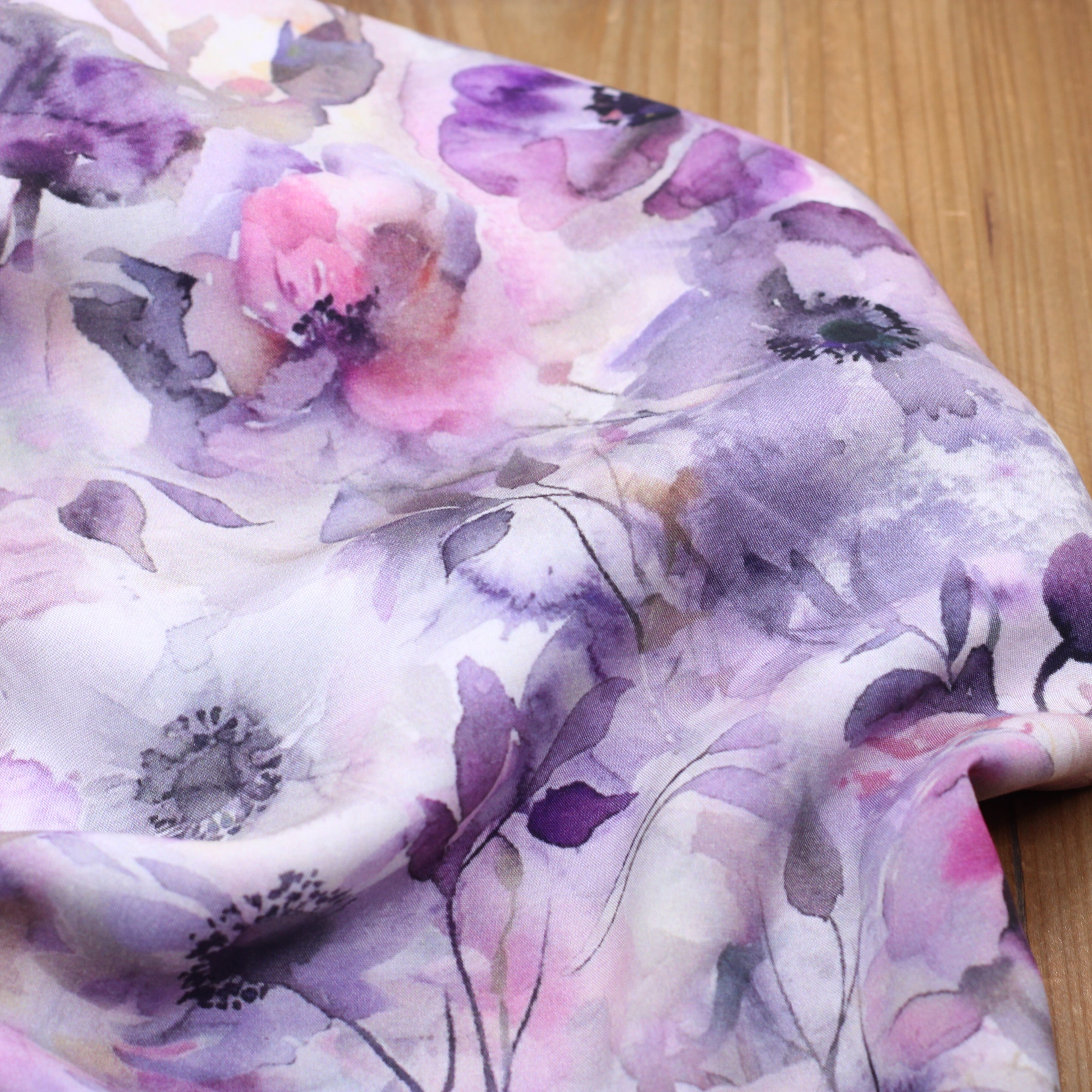 Tissu Viscose Fleuri FLOW LAVENDERS (vendu x10cm) Tissus Sélection Gaspard & Léonie | Gaspard et Léonie Tissus en ligne et Mercerie à Toulouse