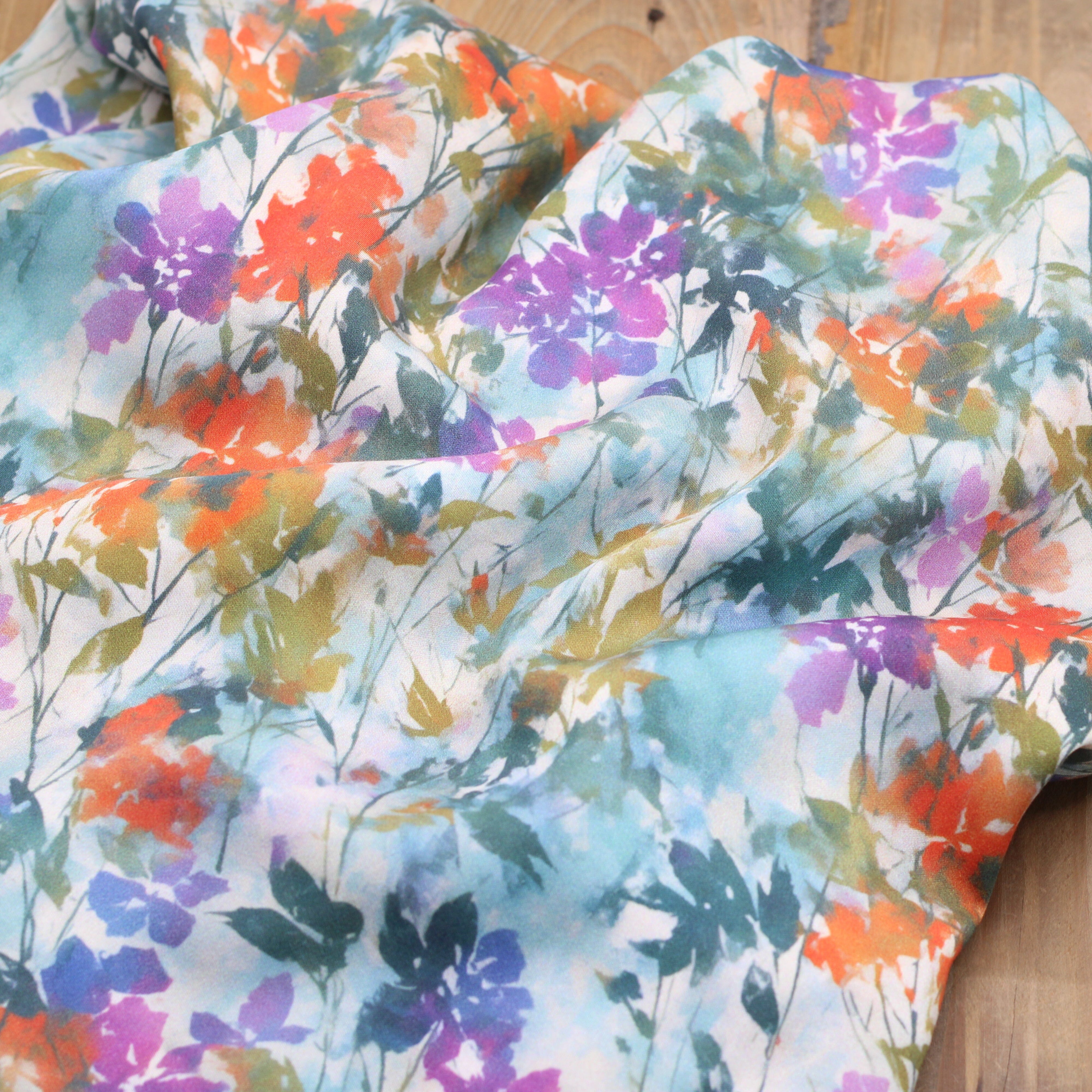 Tissu Viscose Fleurie - TINA - Gris (vendu x10cm) Tissus Sélection Gaspard & Léonie | Gaspard et Léonie Tissus en ligne et Mercerie à Toulouse