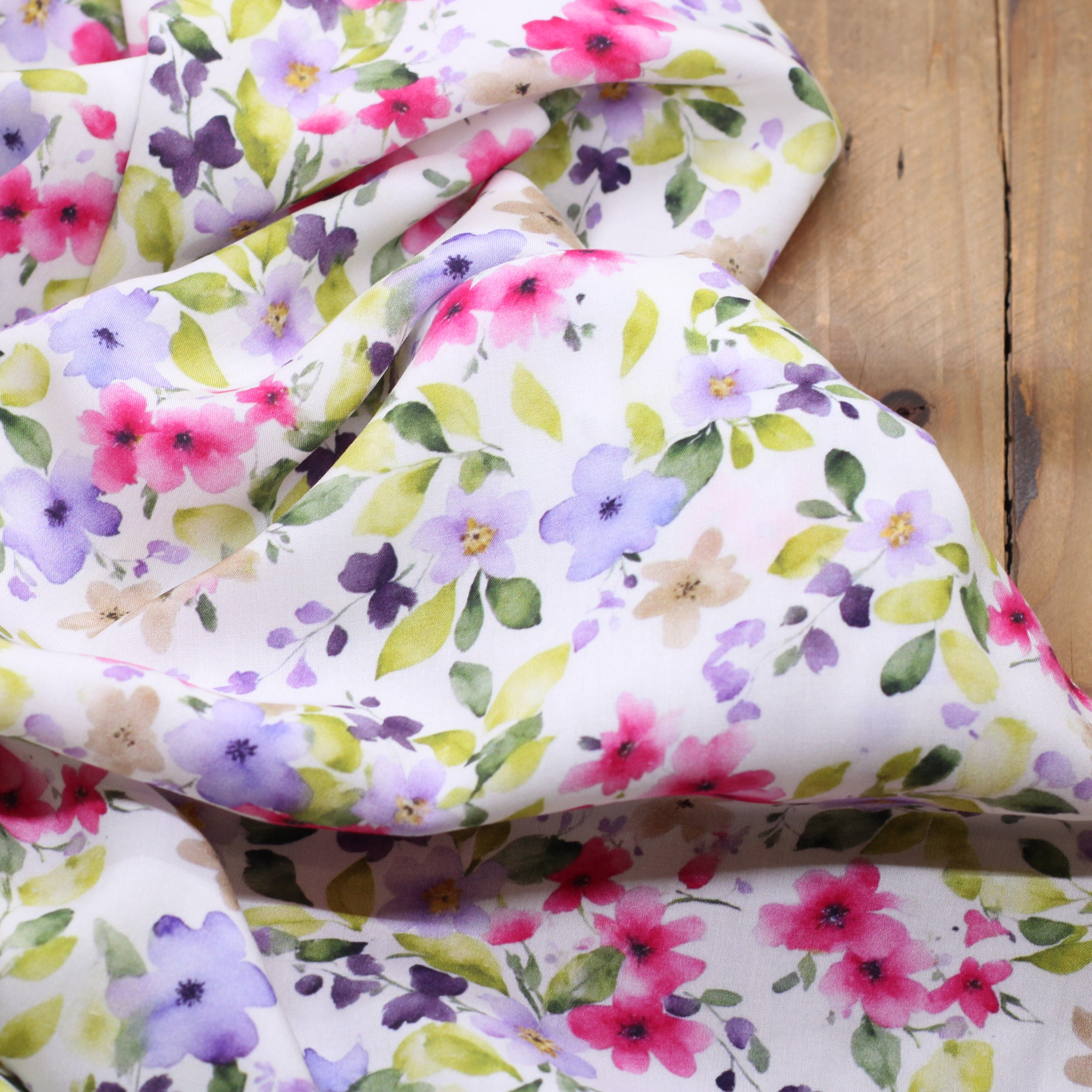 Tissu Viscose - FLOWERS - Blanc (vendu x10cm) Tissus Sélection Gaspard & Léonie | Gaspard et Léonie Tissus en ligne et Mercerie à Toulouse