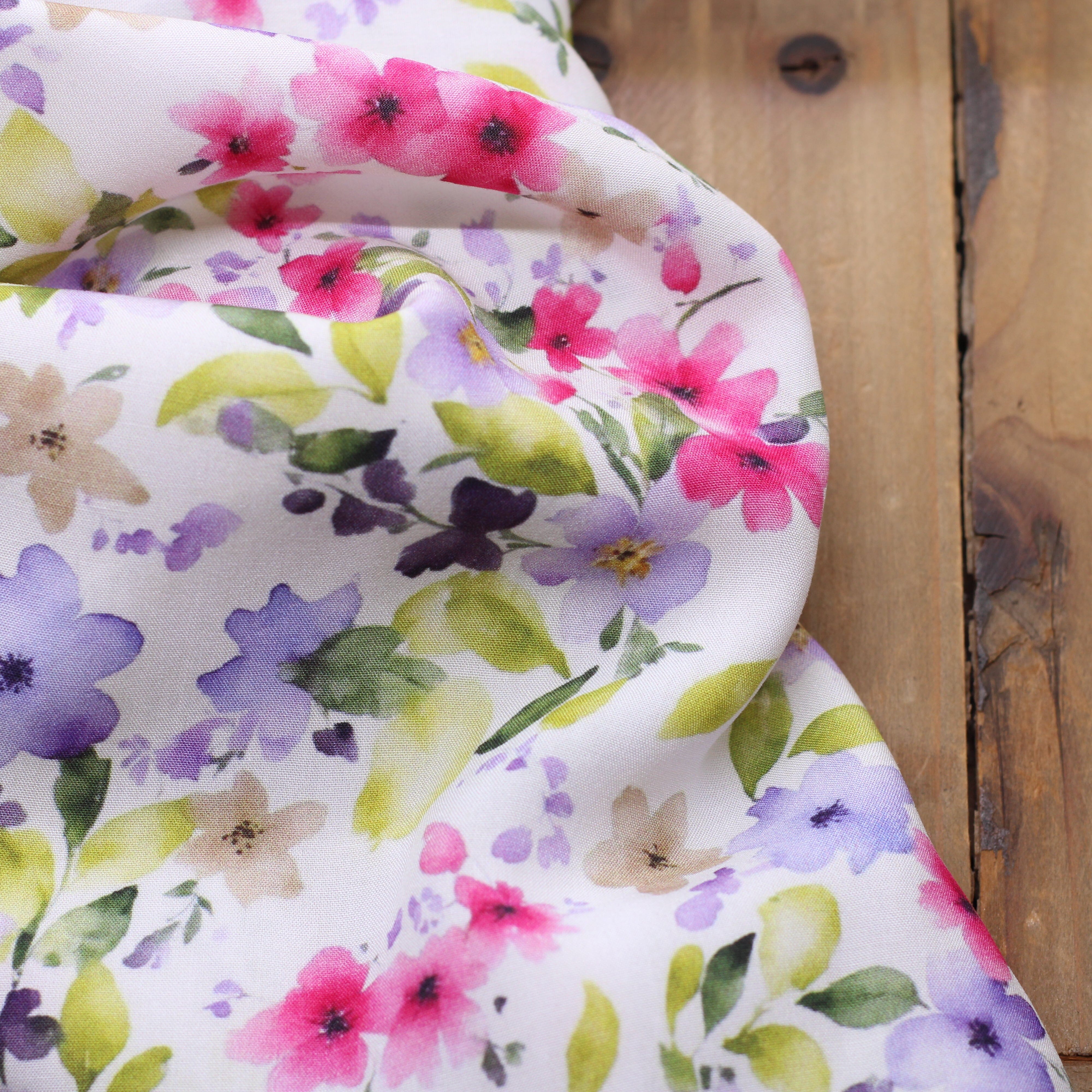 Tissu Viscose - FLOWERS - Blanc (vendu x10cm) Tissus Sélection Gaspard & Léonie | Gaspard et Léonie Tissus en ligne et Mercerie à Toulouse