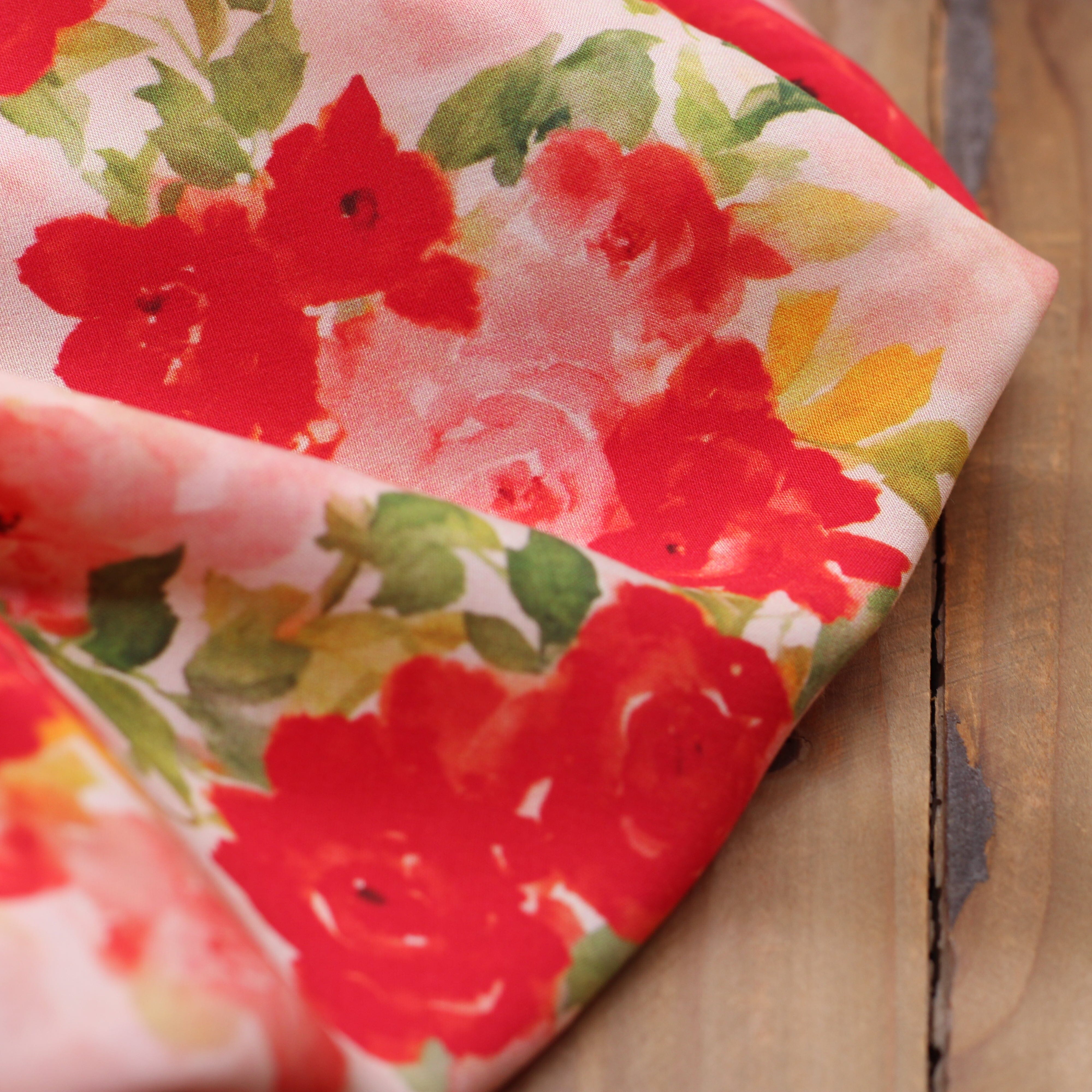 Tissu Viscose - FLOWERS - Rouge (vendu x10cm) Tissus Sélection Gaspard & Léonie | Gaspard et Léonie Tissus en ligne et Mercerie à Toulouse