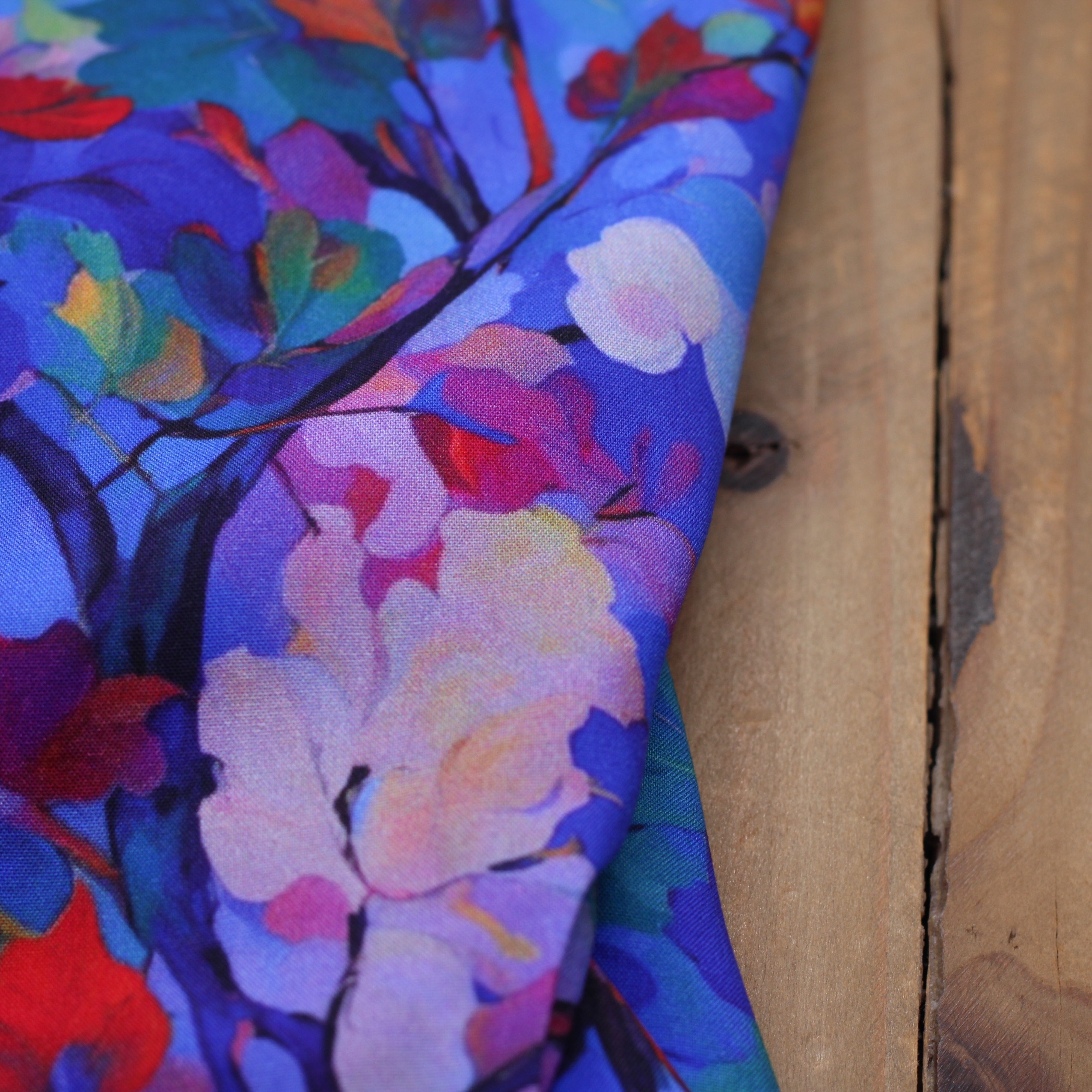 Tissu Viscose - LEAVES - Cobalt (vendu x10cm) Tissus Sélection Gaspard & Léonie | Gaspard et Léonie Tissus en ligne et Mercerie à Toulouse