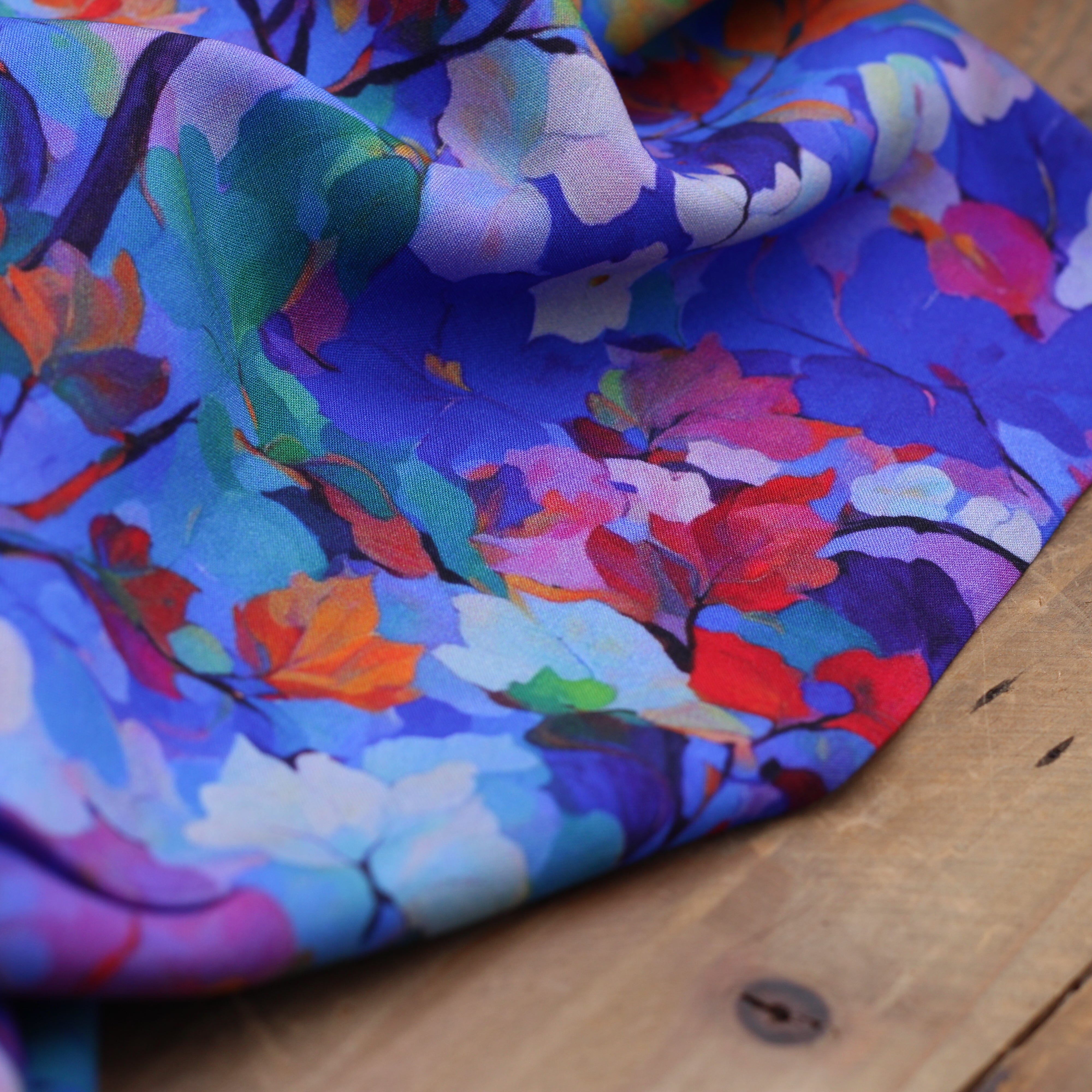 Tissu Viscose - LEAVES - Cobalt (vendu x10cm) Tissus Sélection Gaspard & Léonie | Gaspard et Léonie Tissus en ligne et Mercerie à Toulouse