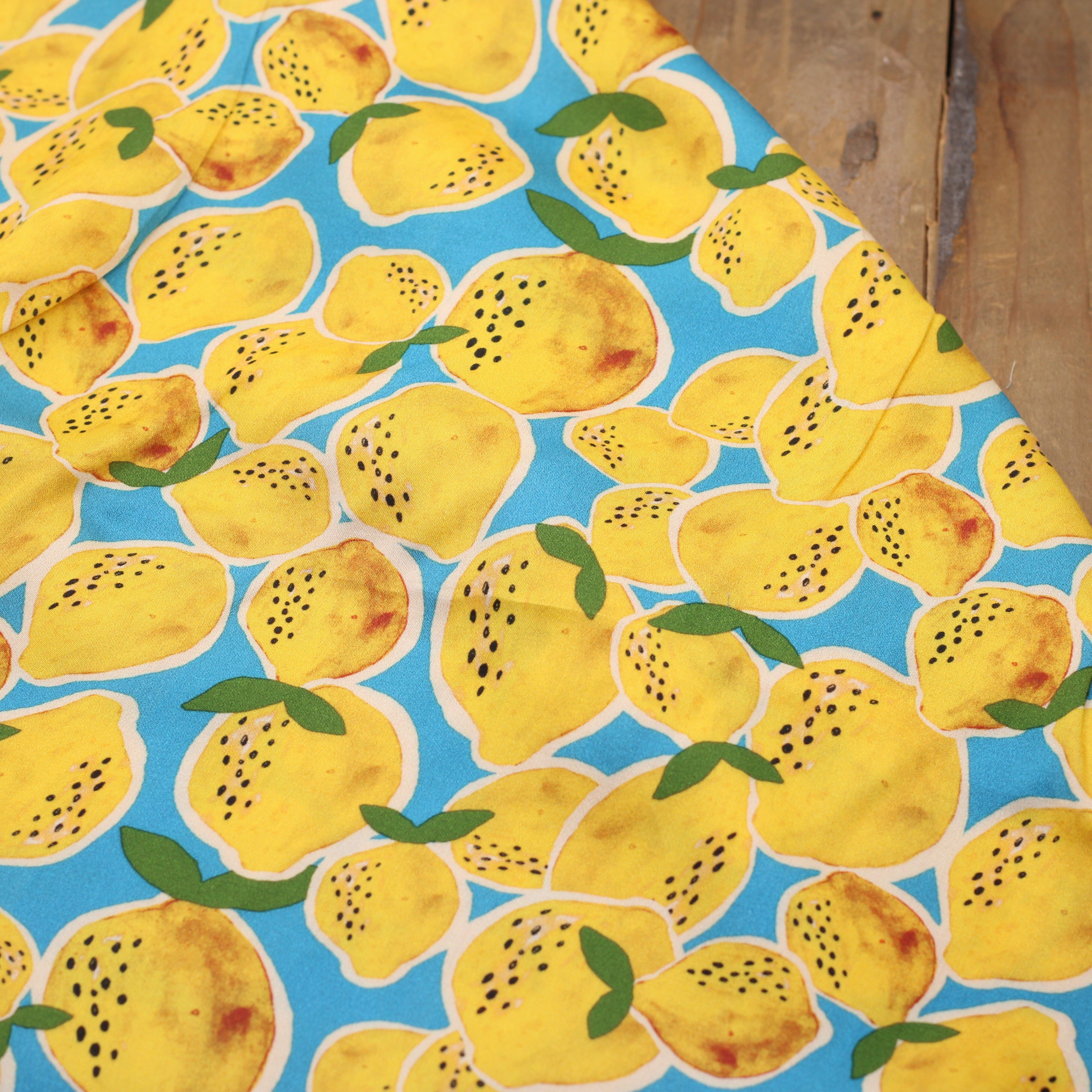Tissu Viscose - LEMON CITRONS - Bleu (vendu x10cm) Tissus Sélection Gaspard & Léonie | Gaspard et Léonie Tissus en ligne et Mercerie à Toulouse
