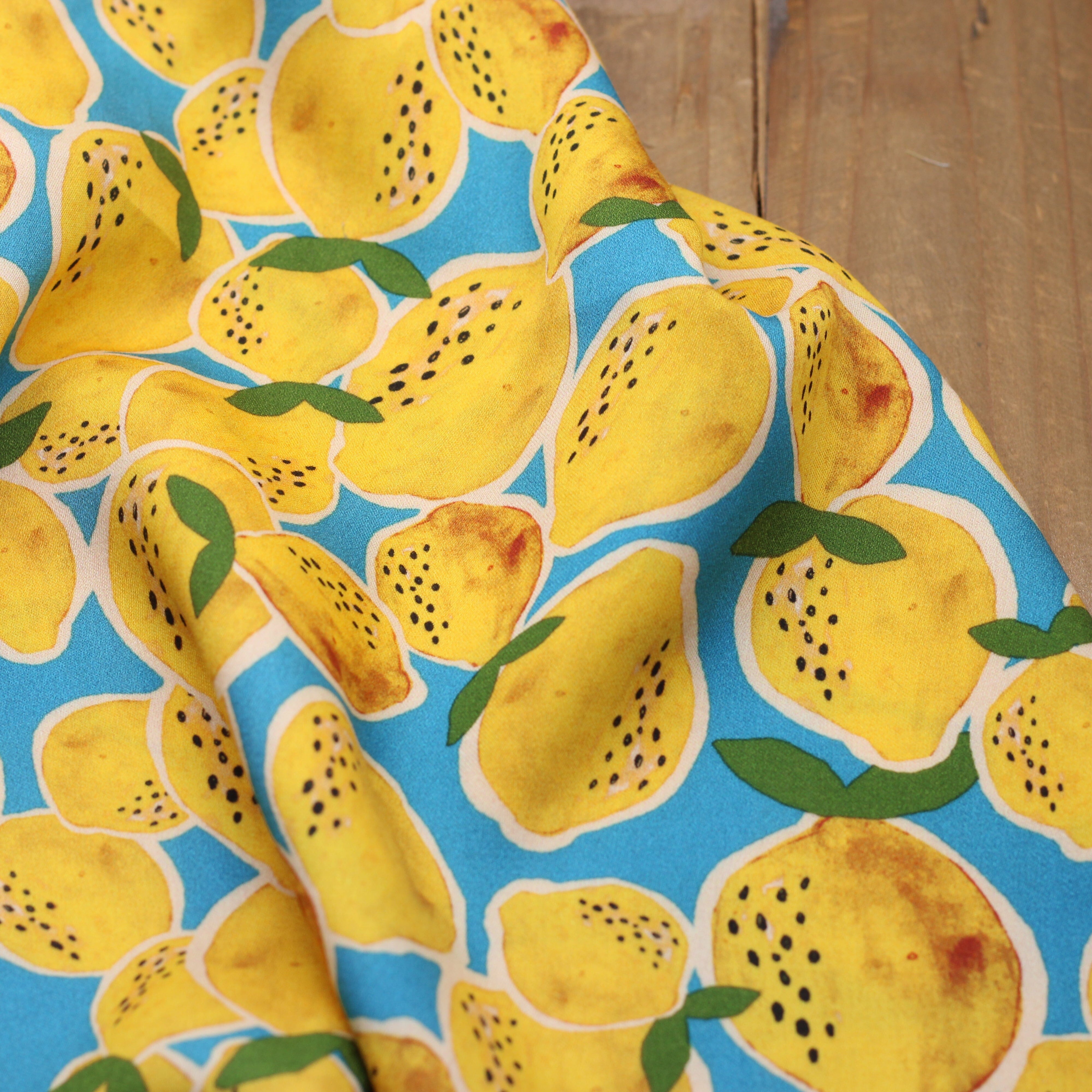 Tissu Viscose - LEMON CITRONS - Bleu (vendu x10cm) Tissus Sélection Gaspard & Léonie | Gaspard et Léonie Tissus en ligne et Mercerie à Toulouse