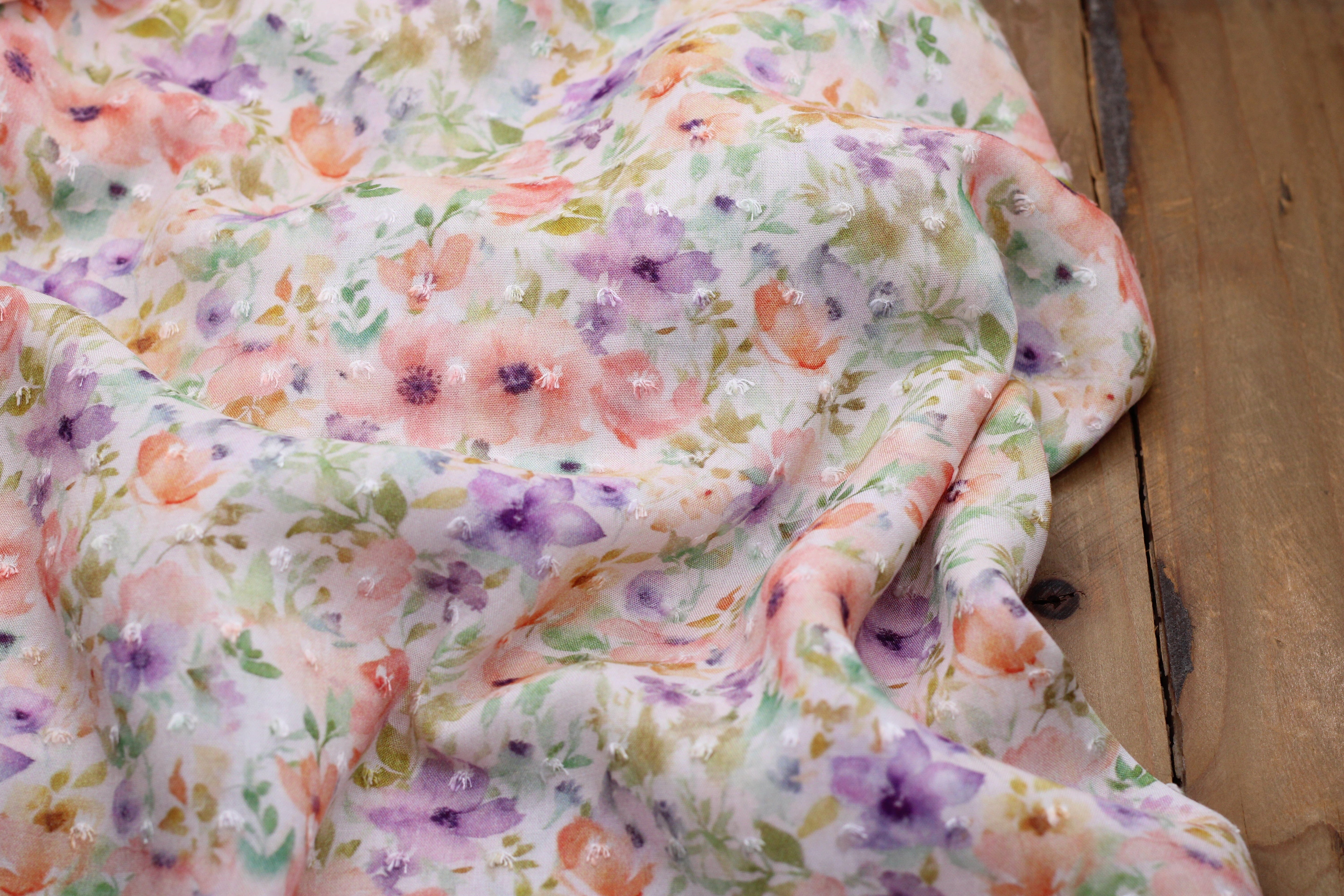 Tissu Viscose plumetis fleuri- Vert (vendu x10cm) Tissus Sélection Gaspard & Léonie | Gaspard et Léonie Tissus en ligne et Mercerie à Toulouse