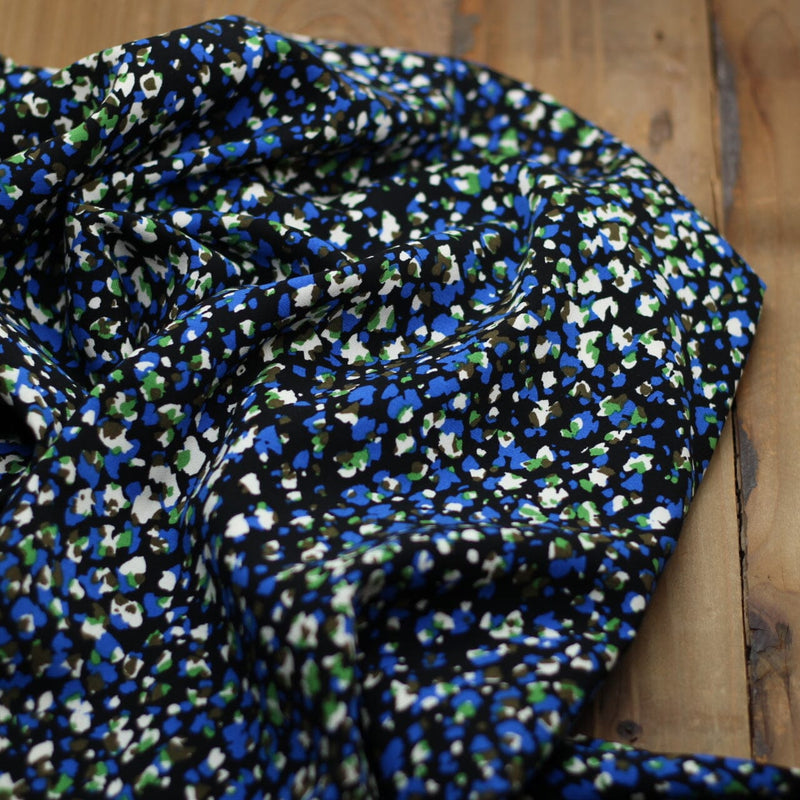 Tissu Viscose Stretch - BLUE LEO - Noir (Vendu x10cm) Tissus Sélection Gaspard & Léonie | Gaspard et Léonie Tissus en ligne et Mercerie à Toulouse