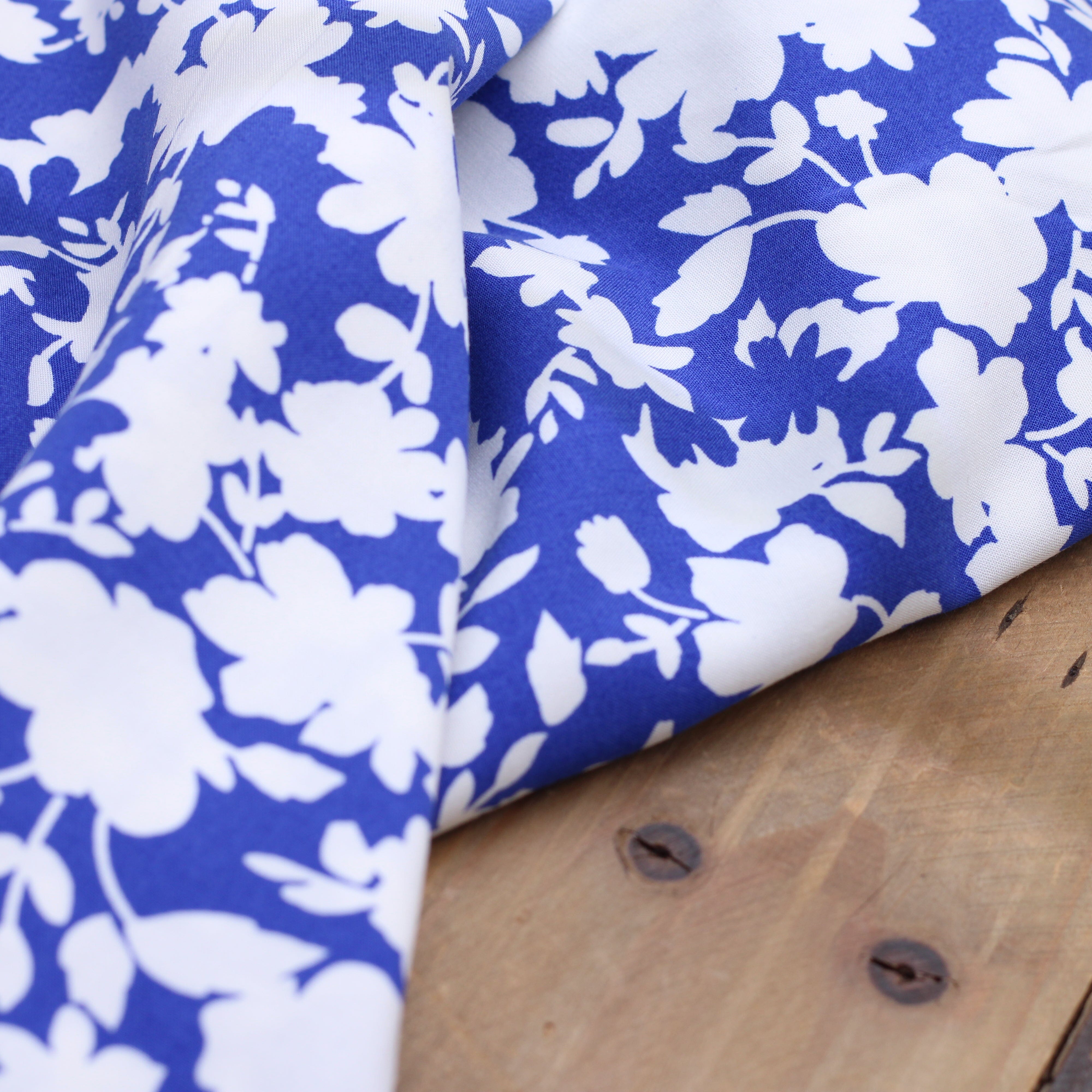 Tissu Viscose Stretch PENY - Cobalt (Vendu x10cm) Tissus Sélection Gaspard & Léonie | Gaspard et Léonie Tissus en ligne et Mercerie à Toulouse