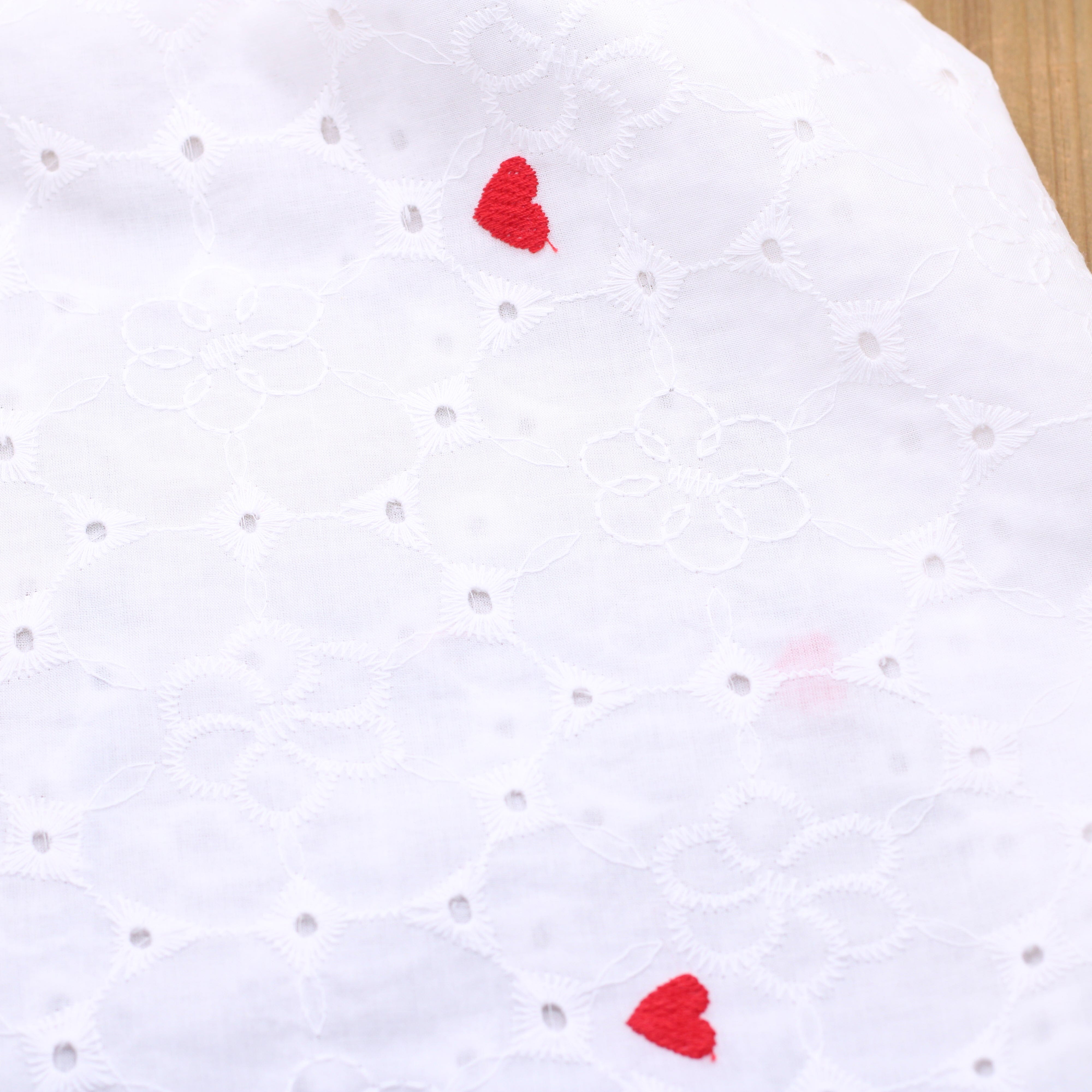 Tissu voile de coton brodé - COEURS rouges - Blanc (Vendu x10cm) Tissus Sélection Gaspard & Léonie | Gaspard et Léonie Tissus en ligne et Mercerie à Toulouse
