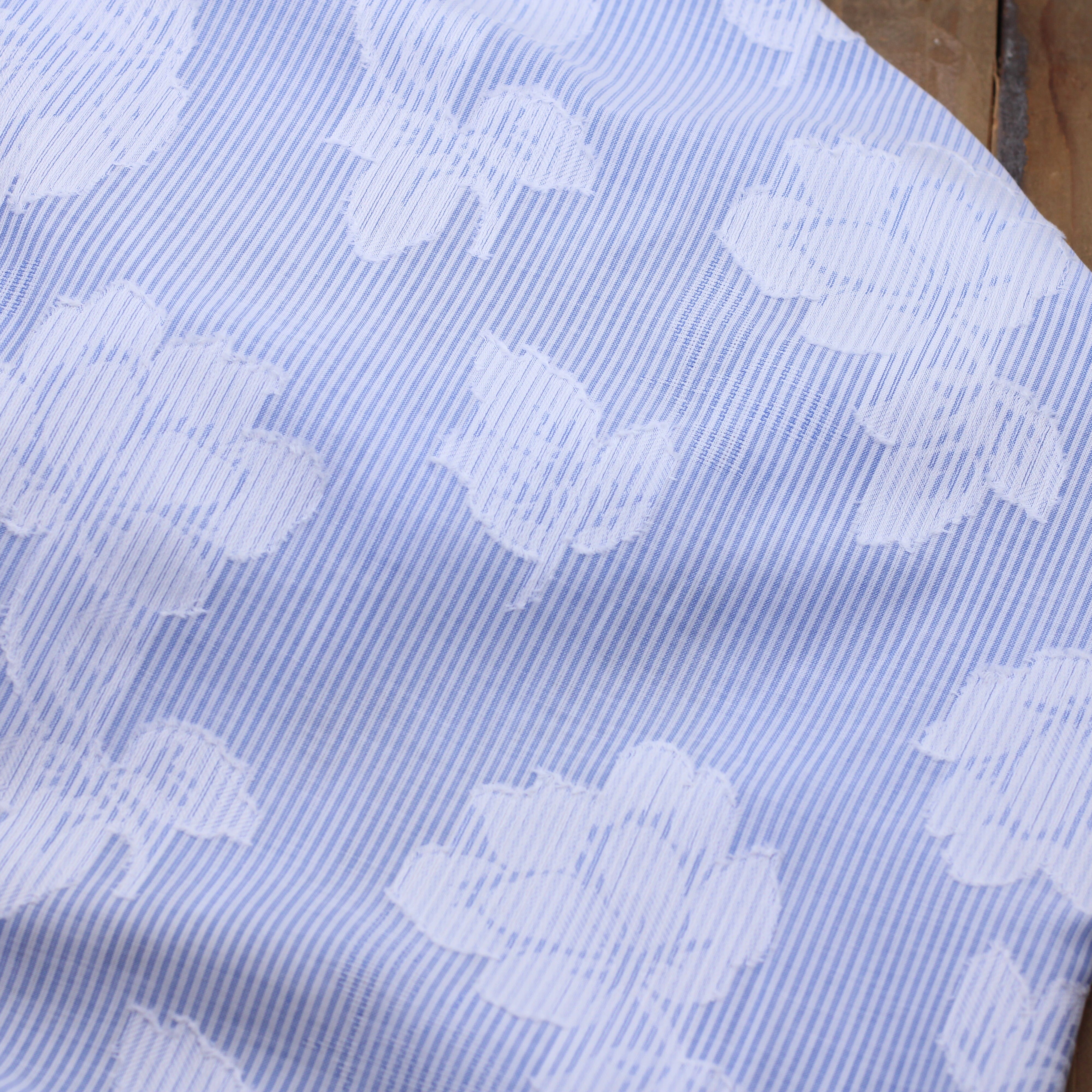 Tissu voile de coton brodé RAYE/FLEURI - Blanc Bleu - (Vendu x10cm) Tissus Sélection Gaspard & Léonie | Gaspard et Léonie Tissus en ligne et Mercerie à Toulouse