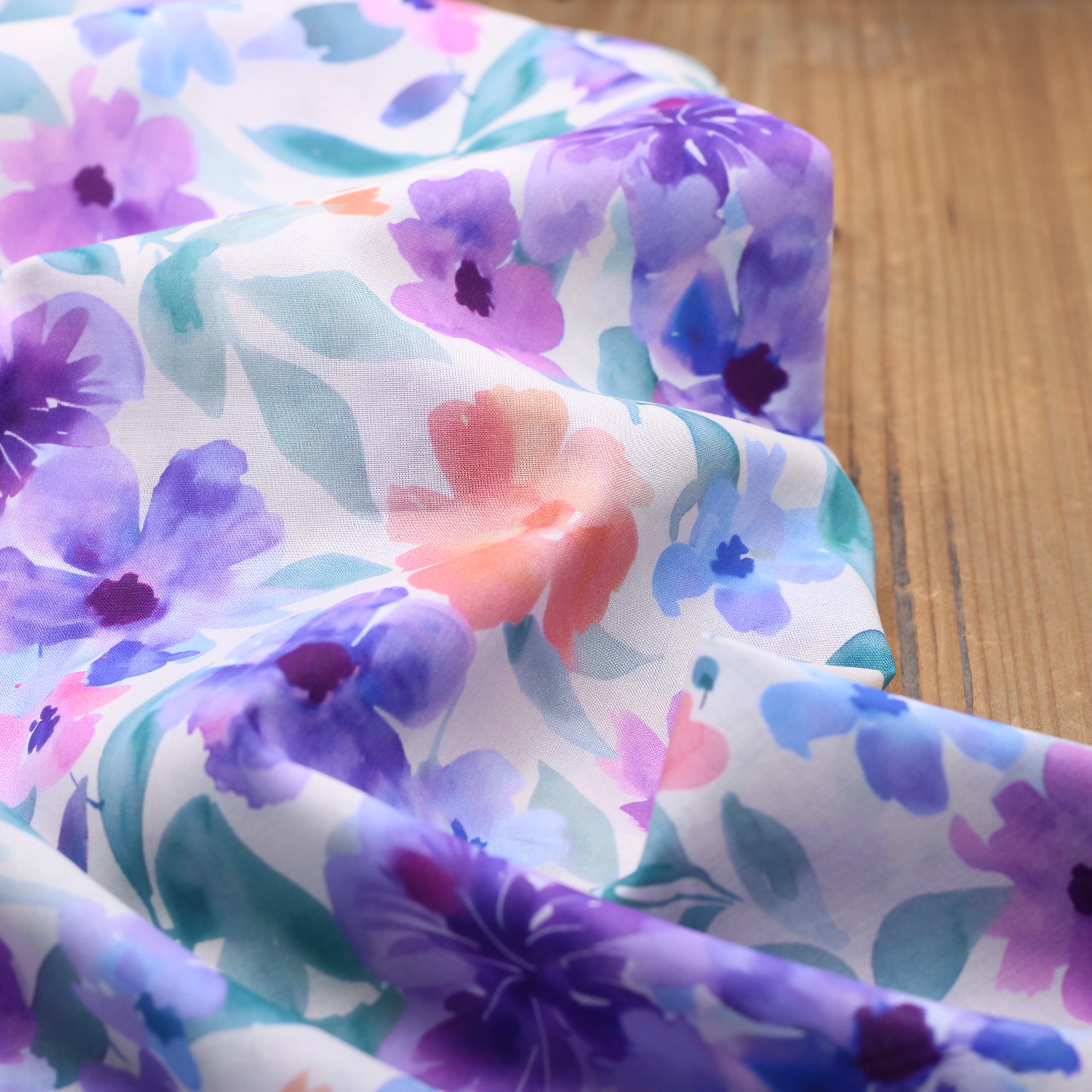 Tissu Voile de coton - PURPLE FLOWERS- Blanc (Vendu x10cm) Blanc cassé Tissus Sélection Gaspard & Léonie | Gaspard et Léonie Tissus en ligne et Mercerie à Toulouse