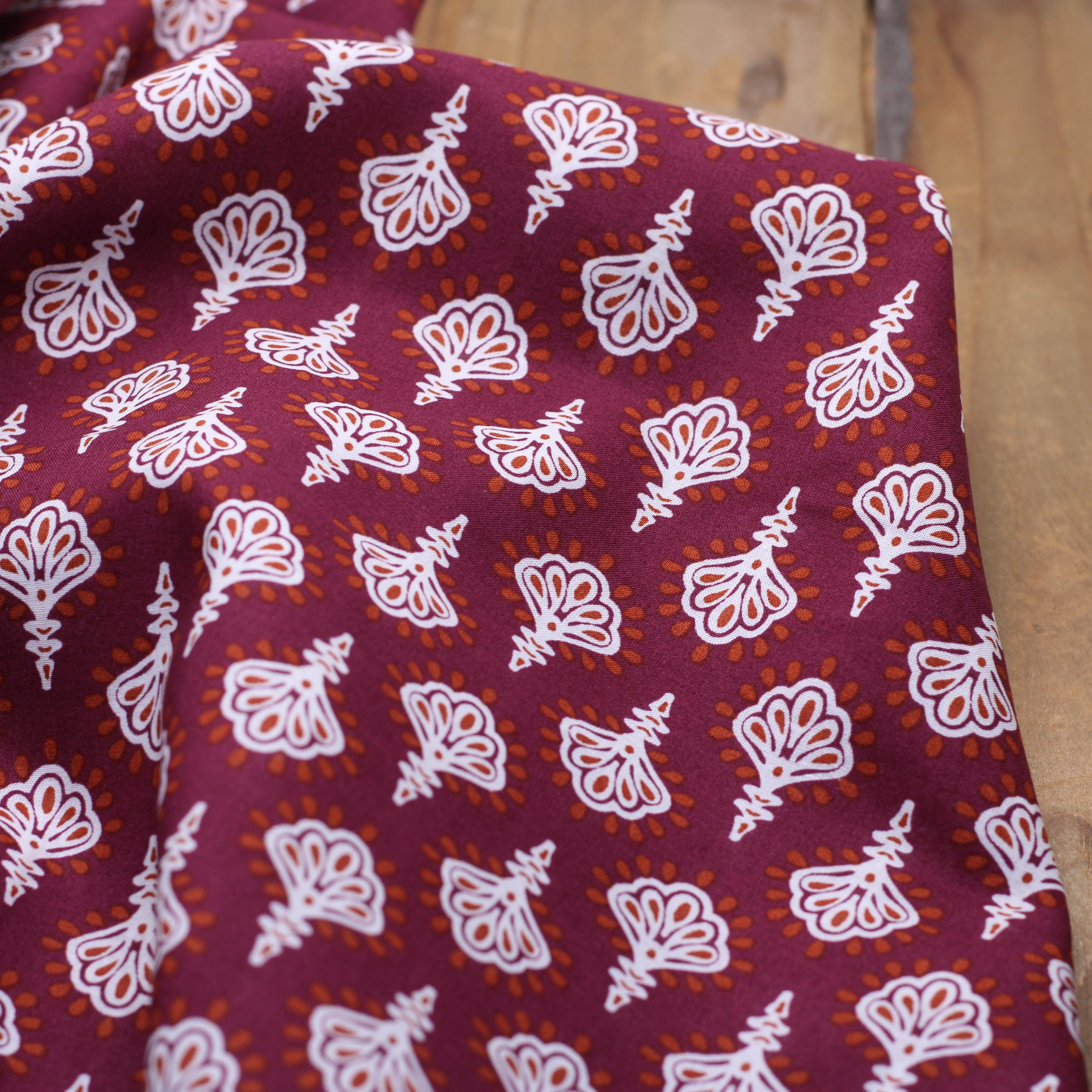 Tissu Voile de coton - SYMBOL ABSTRACT-Bordeaux (Vendu x10cm) Tissus Sélection Gaspard & Léonie | Gaspard et Léonie Tissus en ligne et Mercerie à Toulouse