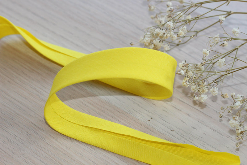 Biais Polycoton uni Jaune 20mm COL:40 (vendu x10cm) - L'atelier de Gaspard et Léonie