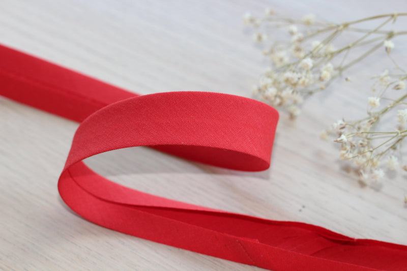 Biais Polycoton uni Rouge 20mm COL:04 (Vendu x10cm) - L'atelier de Gaspard et Léonie