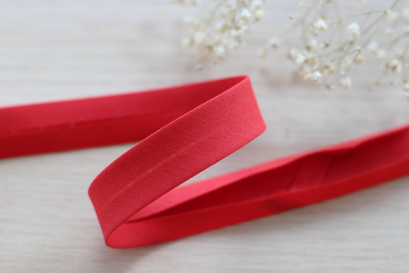 Biais Polycoton uni Rouge 20mm COL:04 (Vendu x10cm) - L'atelier de Gaspard et Léonie