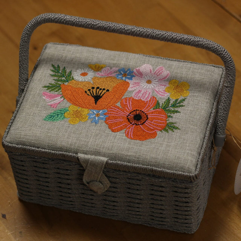 Boite à couture Moyen Modèle -Grise Brodée (MM) Mercerie Sélection Gaspard & Léonie | Gaspard et Léonie Tissus en ligne et Mercerie à Toulouse