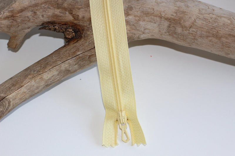 Fermeture Eclair Spirale Jaune clair- Non Séparable Z51 602 - L'atelier de Gaspard et Léonie