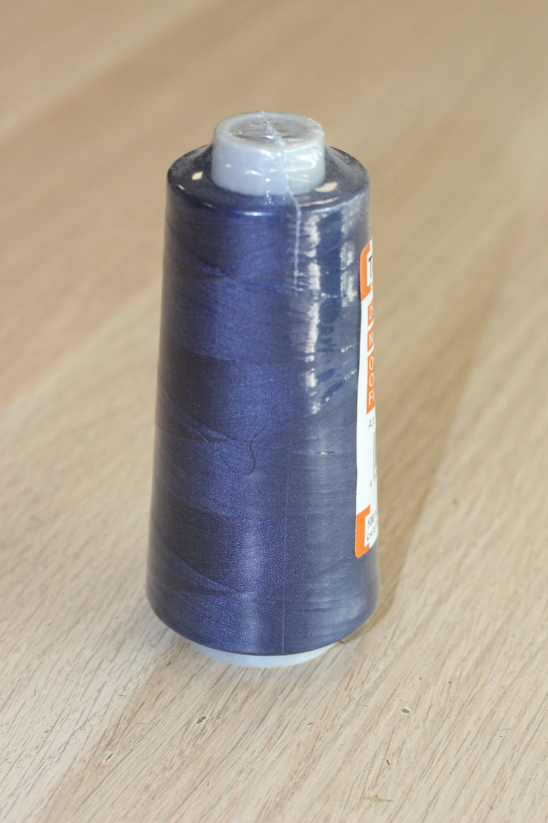 Fil surjeteuse Cône 2500m TOLDI LOCK Gütermann - 6855 Bleu marine - L'atelier de Gaspard et Léonie