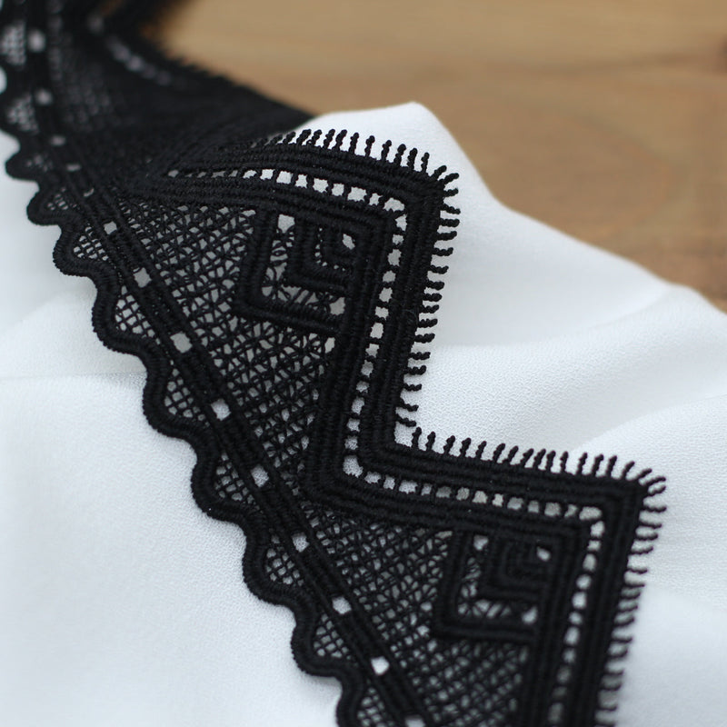 Guipure Dentelle triangle - Noir - 50mm (Vendu x10cm) Mercerie L'atelier de Gaspard et Léonie | Gaspard et Léonie Tissus en ligne et Mercerie à Toulouse