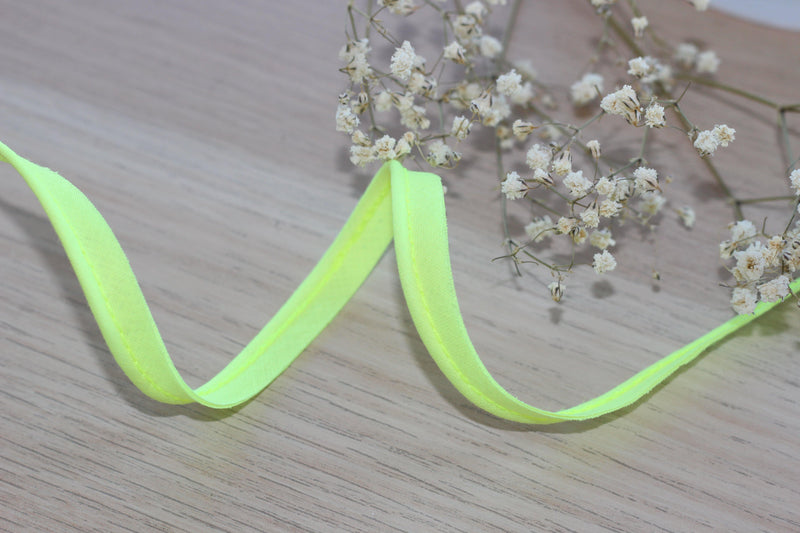 Passepoil Fluo jaune 10mm Col:1304 (vendu x10cm) - L'atelier de Gaspard et Léonie