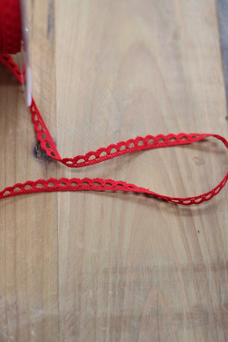 Ruban dentelle/Broderie Rouge 7mm (vendu x10cm) Mercerie Sélection Gaspard & Léonie | Gaspard et Léonie Tissus Mercerie Toulouse