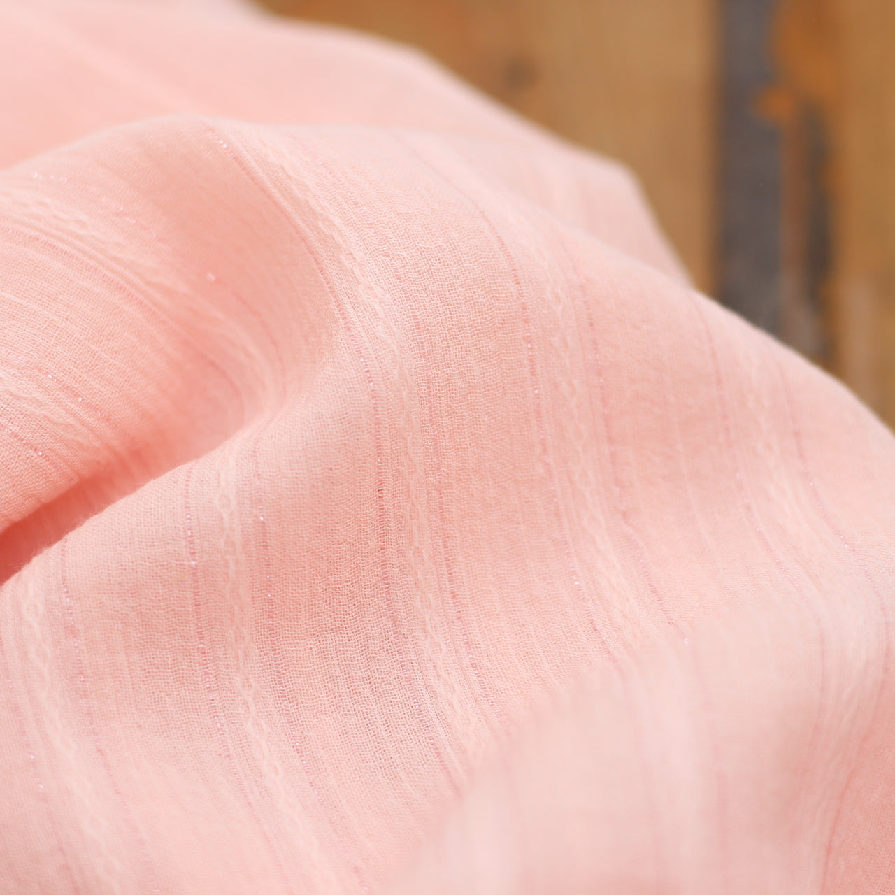 Tissu coton brodé LENORA - Lurex argent - Rose Saumoné (Vendu x10cm) Tissus Sélection Gaspard & Léonie | Gaspard et Léonie Tissus en ligne et Mercerie à Toulouse