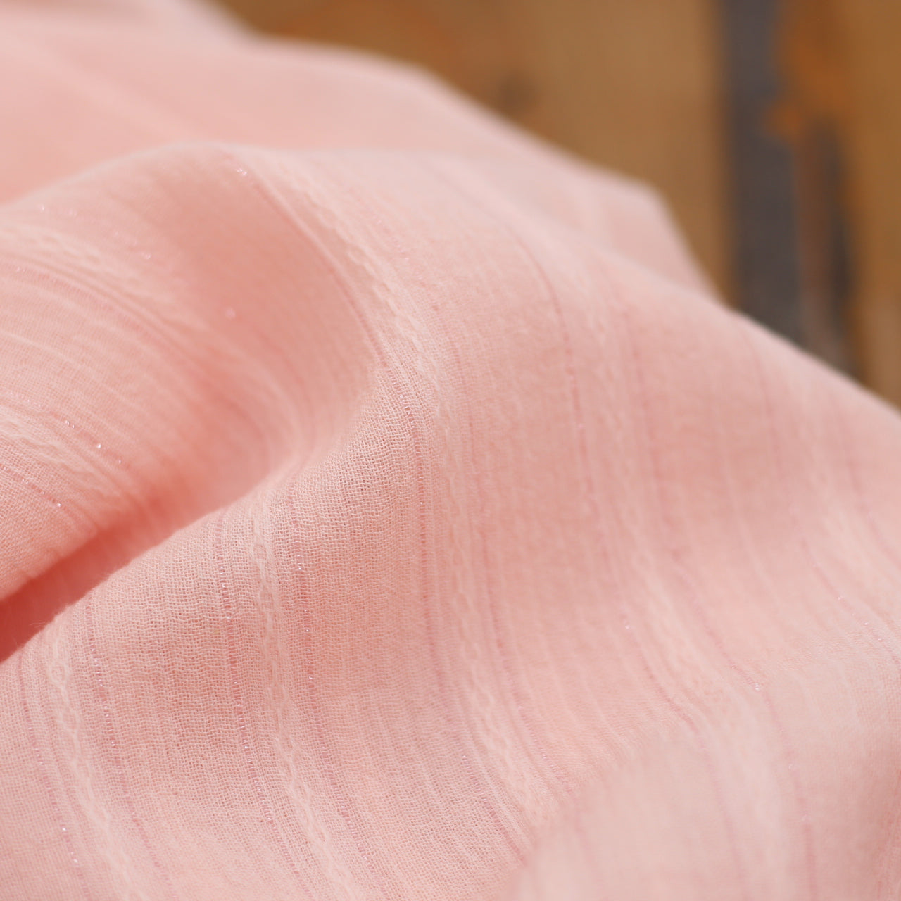 Tissu coton brodé LENORA - Lurex argent - Rose Saumoné (Vendu x10cm) Tissus Sélection Gaspard & Léonie | Gaspard et Léonie Tissus en ligne et Mercerie à Toulouse