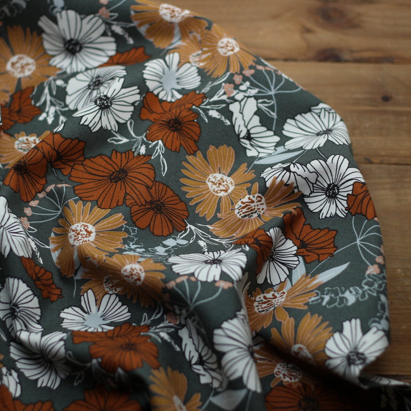 Tissu coton - FLOWER CHILD - Wallflower - COTTON AND STEEL (vendu x10cm) Tissus Cotton and Steel | Gaspard et Léonie Tissus en ligne et Mercerie à Toulouse