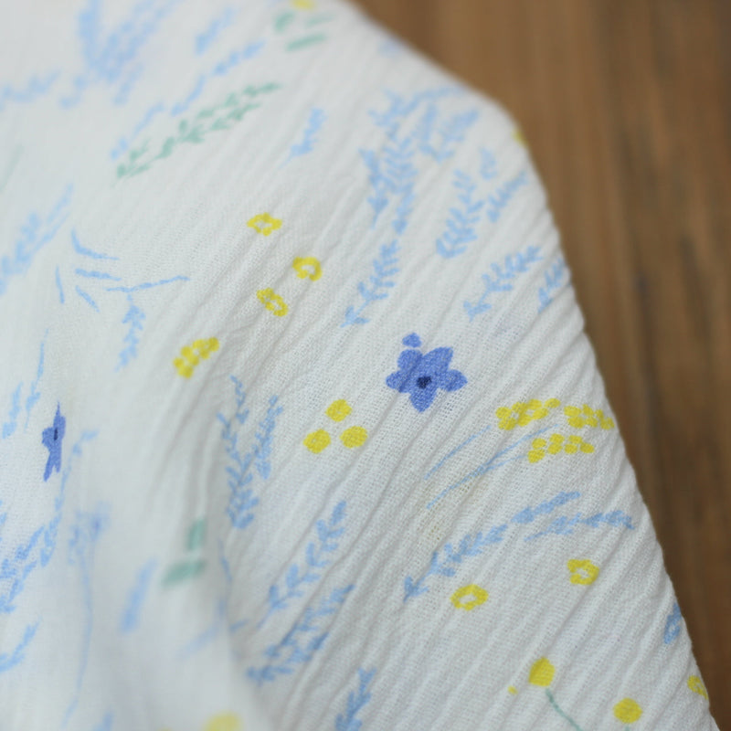 Tissu coton froissé - The Happy Florist Flowers - Blanc (Vendu x10cm) Tissus katia Fabrics | Gaspard et Léonie Tissus en ligne et Mercerie à Toulouse