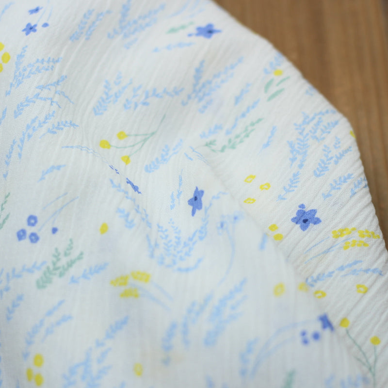 Tissu coton froissé - The Happy Florist Flowers - Blanc (Vendu x10cm) Tissus katia Fabrics | Gaspard et Léonie Tissus en ligne et Mercerie à Toulouse