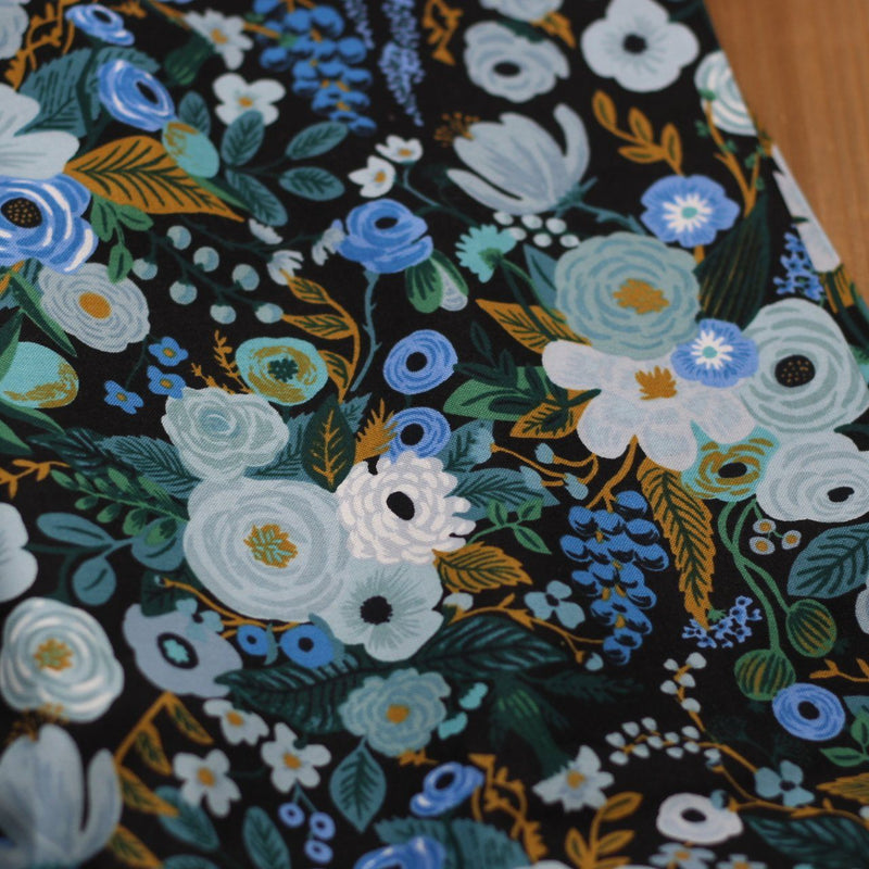 Tissu coton - GARDEN PARTY - Rose blue (vendu x10cm) Tissus Rifle Paper Co | Gaspard et Léonie Tissus en ligne et Mercerie à Toulouse